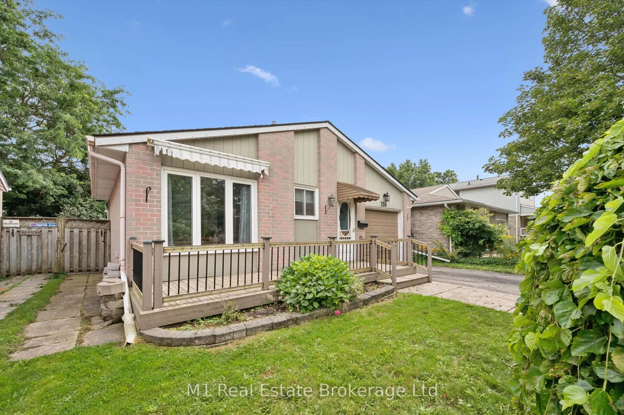 216 Parkside Drive E
