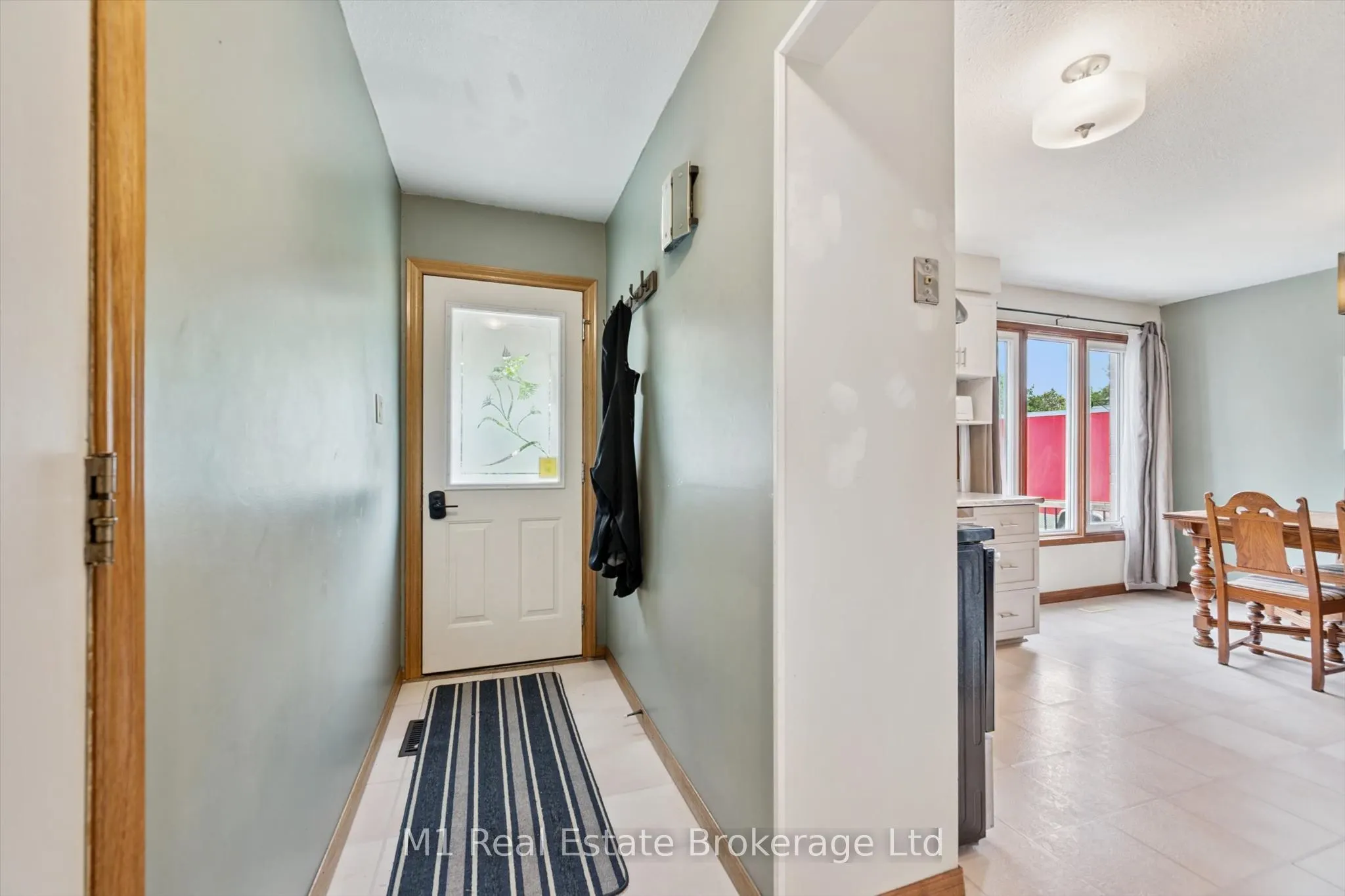216 Parkside Drive E