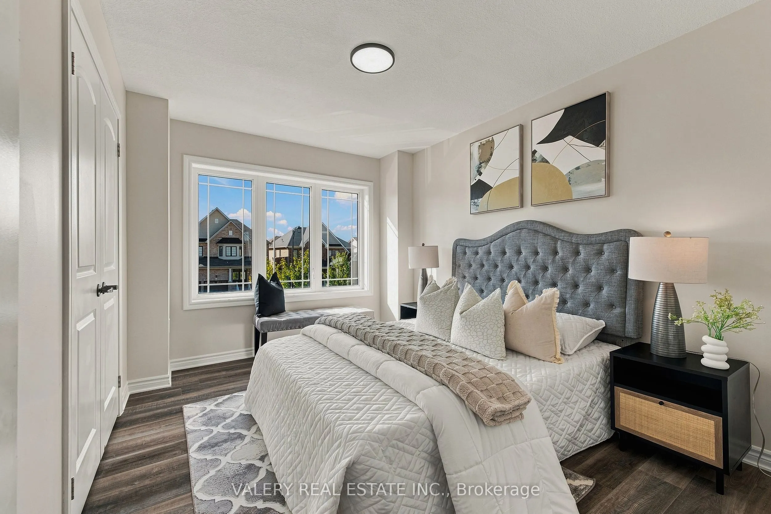 32 Montrose Avenue