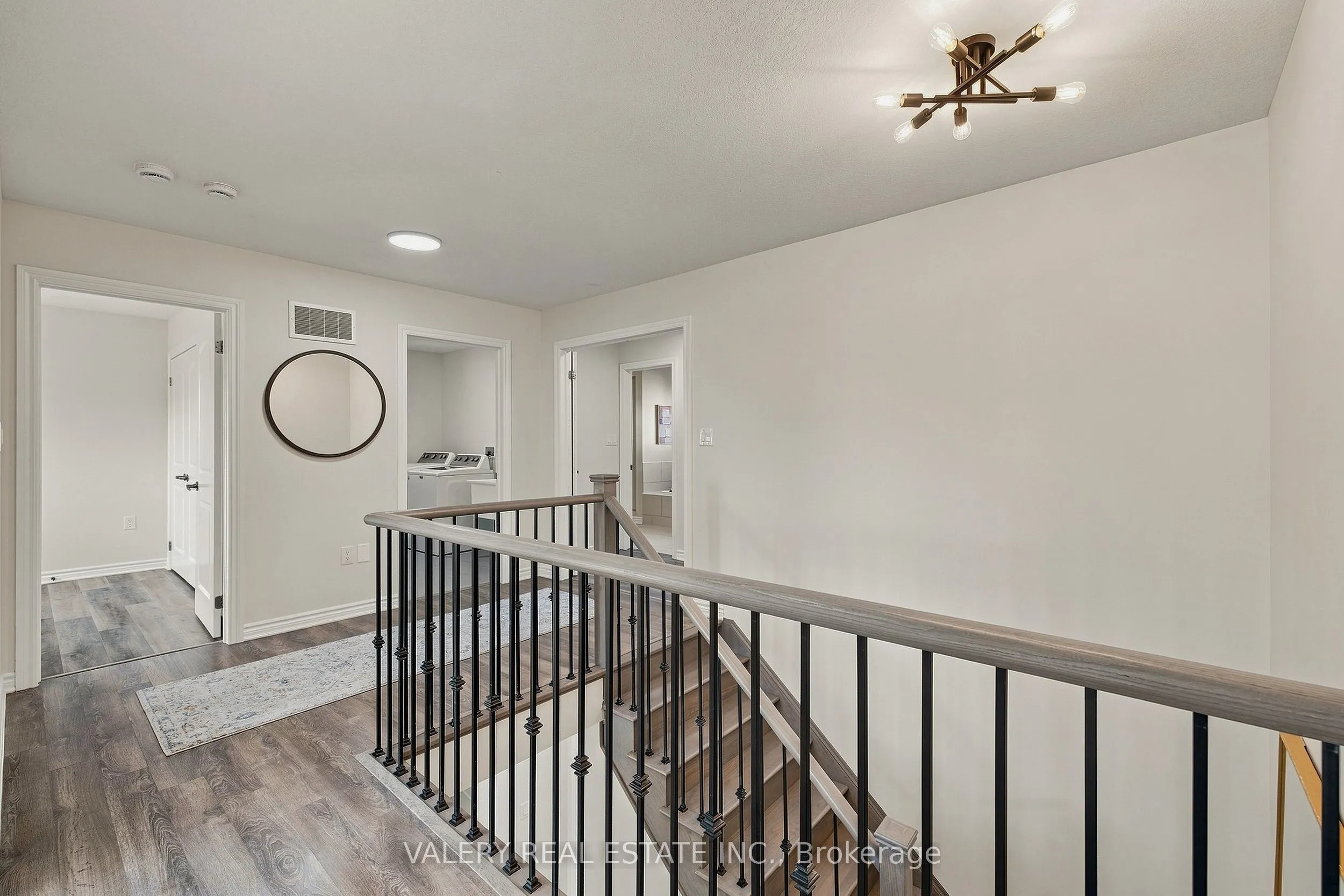 32 Montrose Avenue