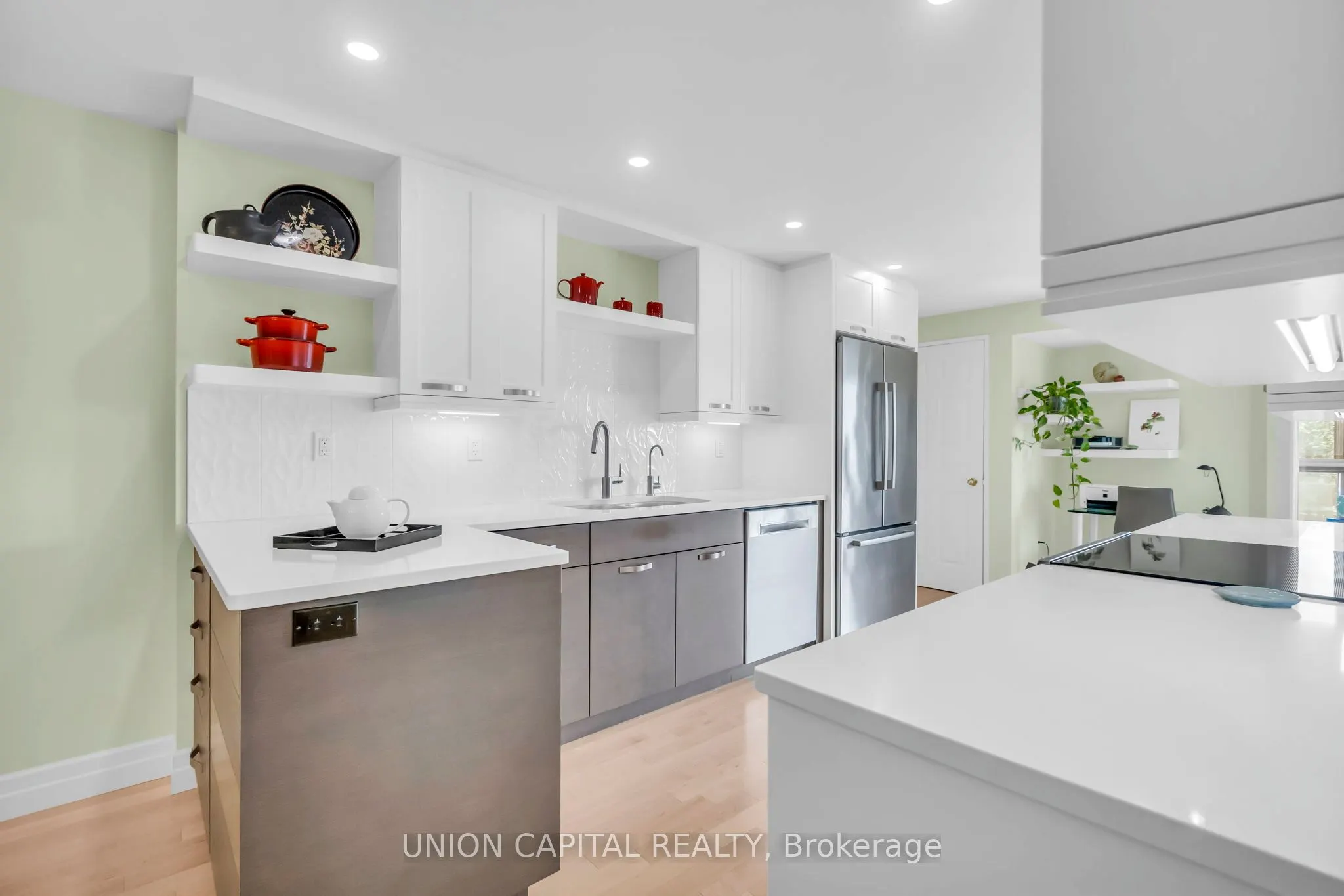 265 Westcourt Place #502