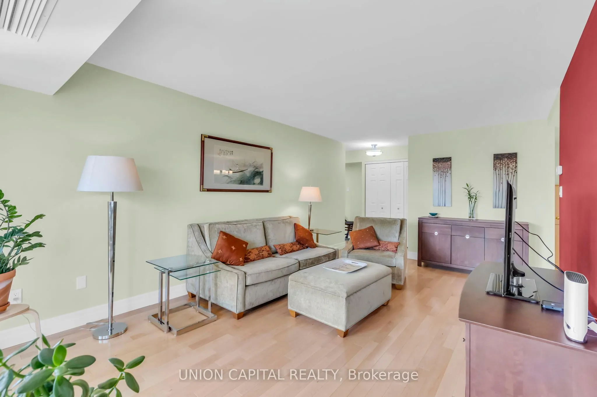 265 Westcourt Place #502