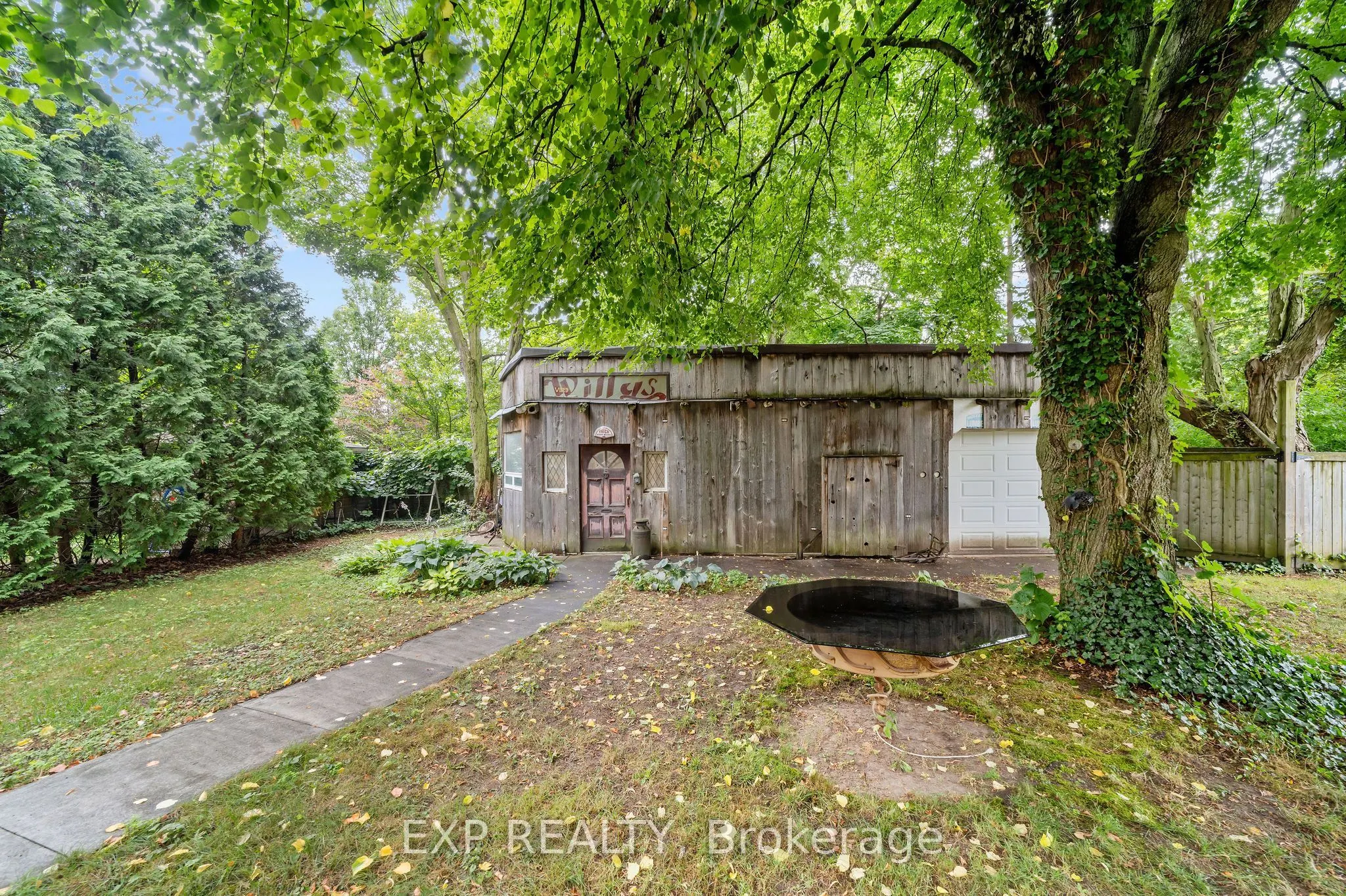 42 Queen Mary Crescent
