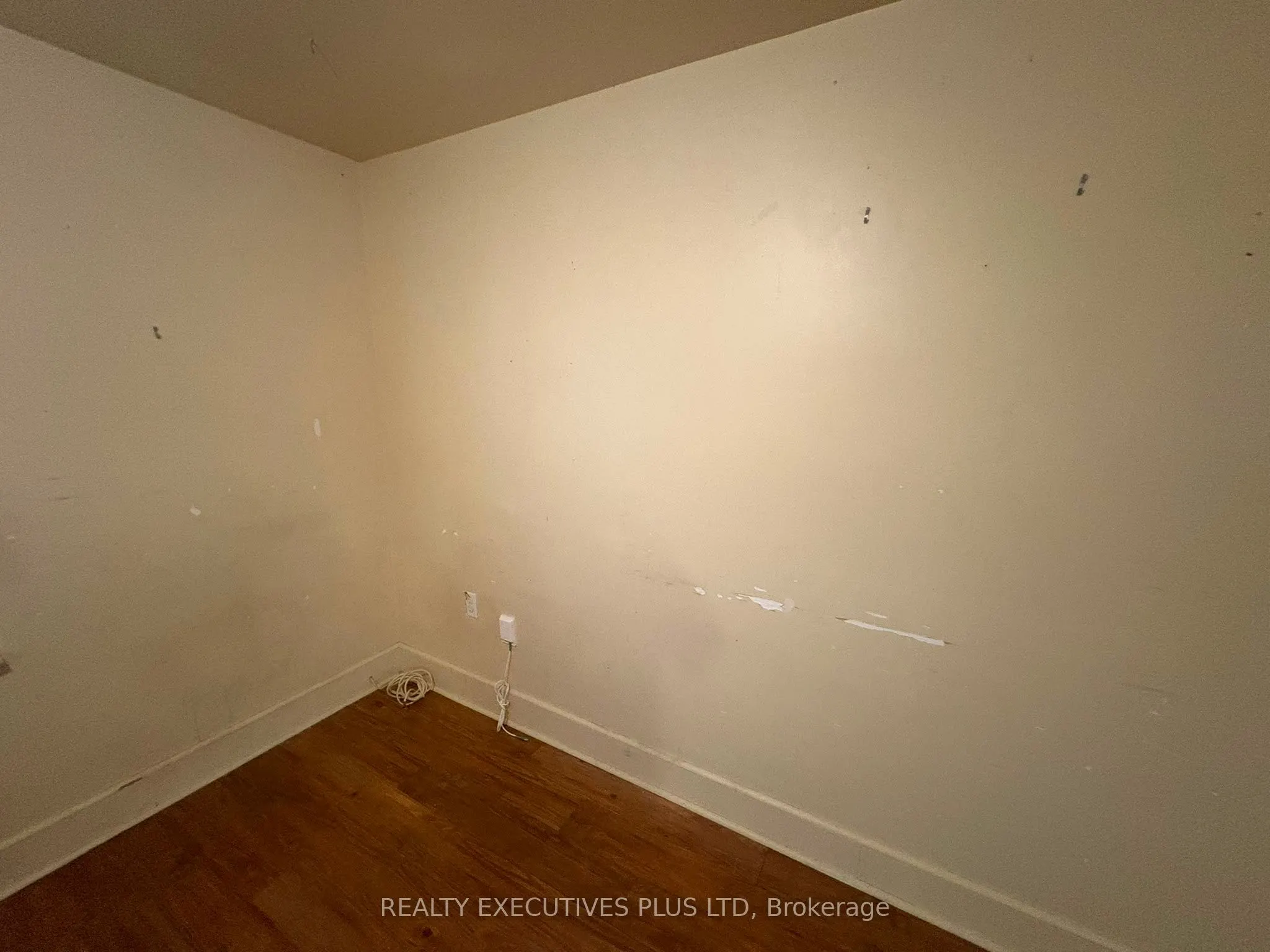 106 Fourth Avenue W
