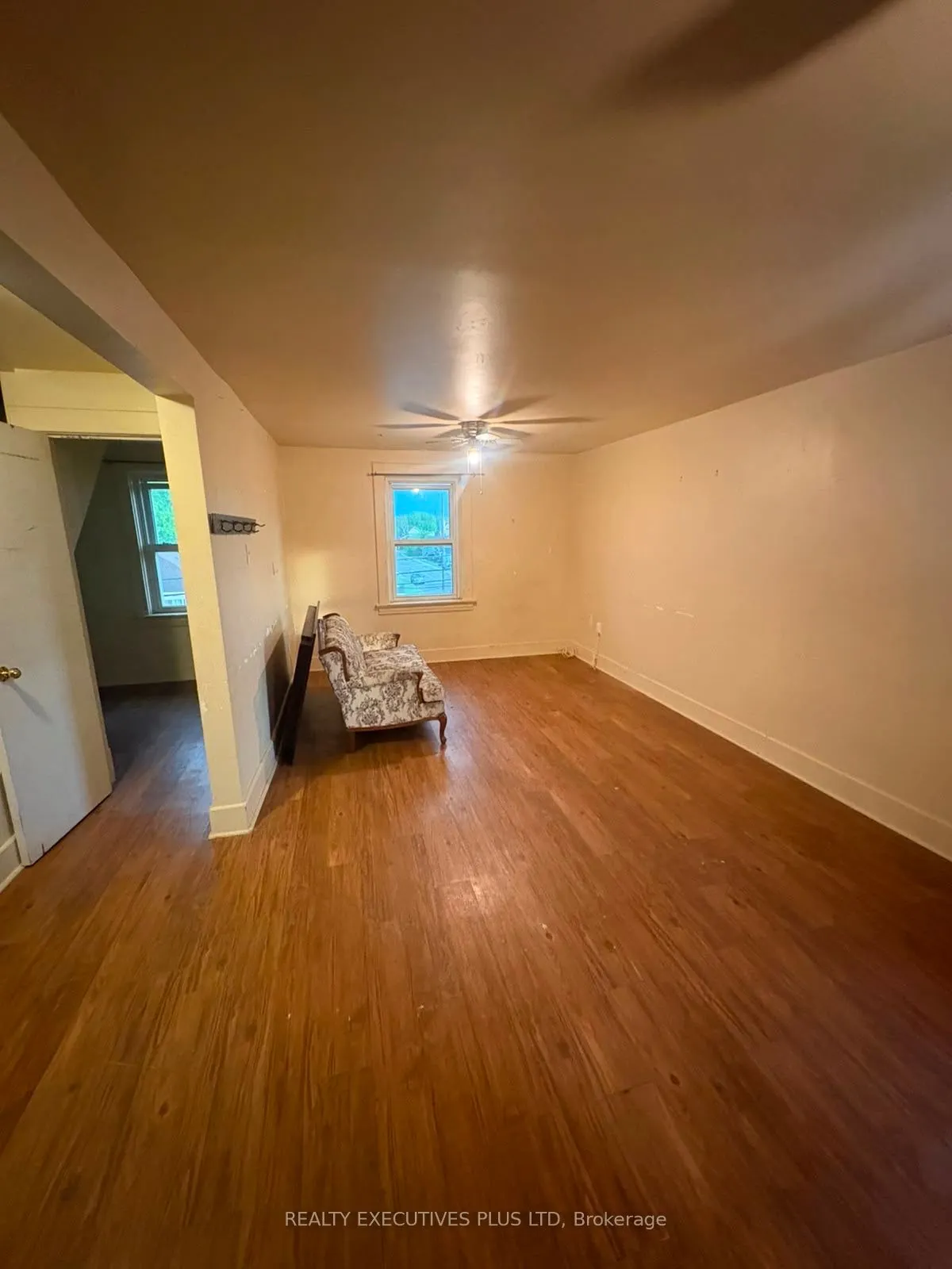 106 Fourth Avenue W