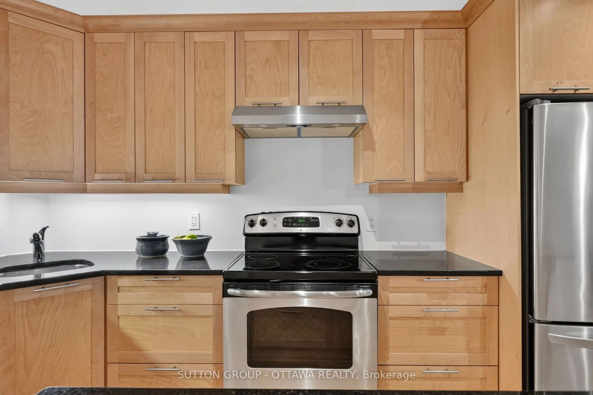 950 MARGUERITE Avenue #103