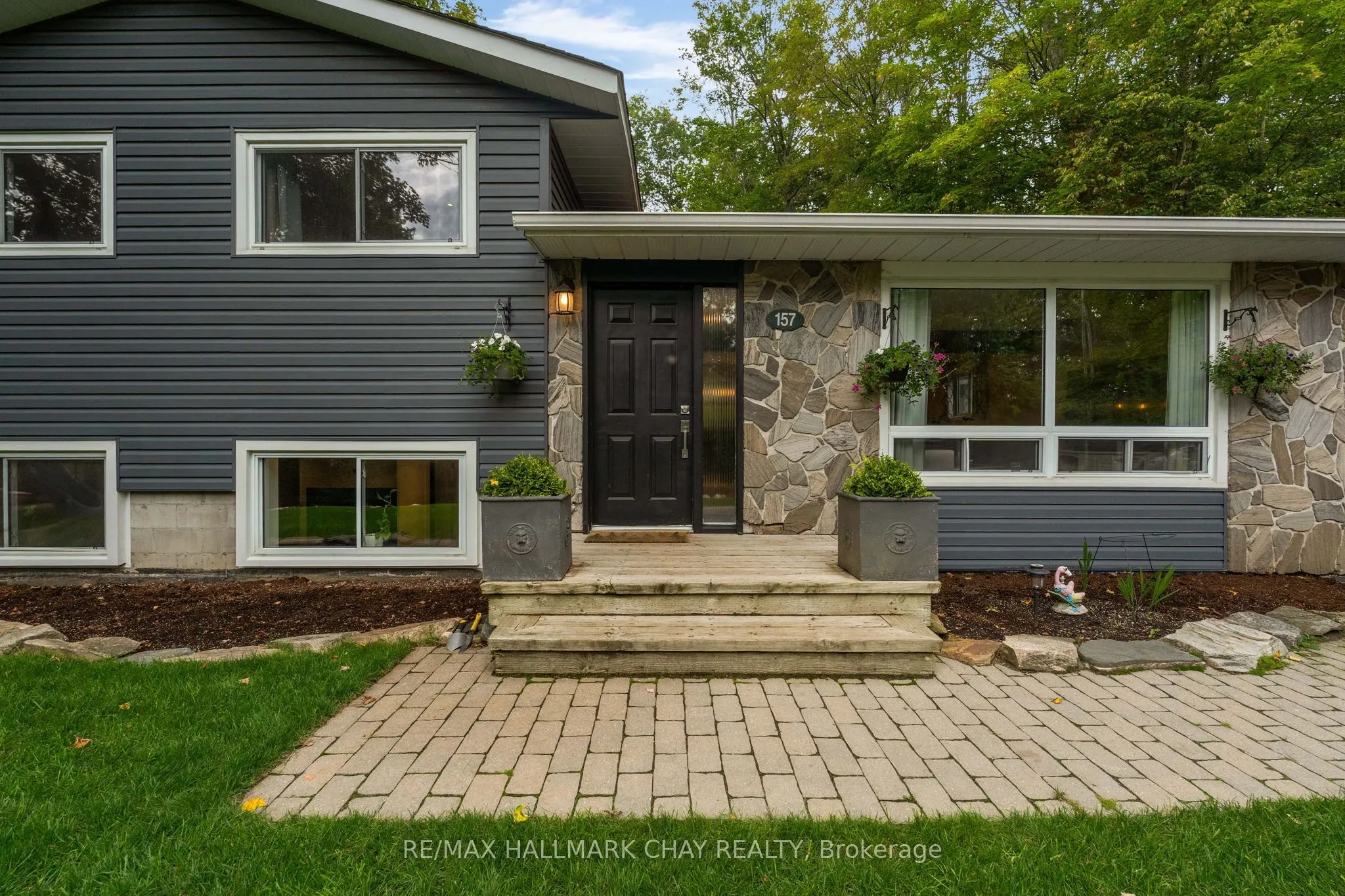 157 Sunnyside Street