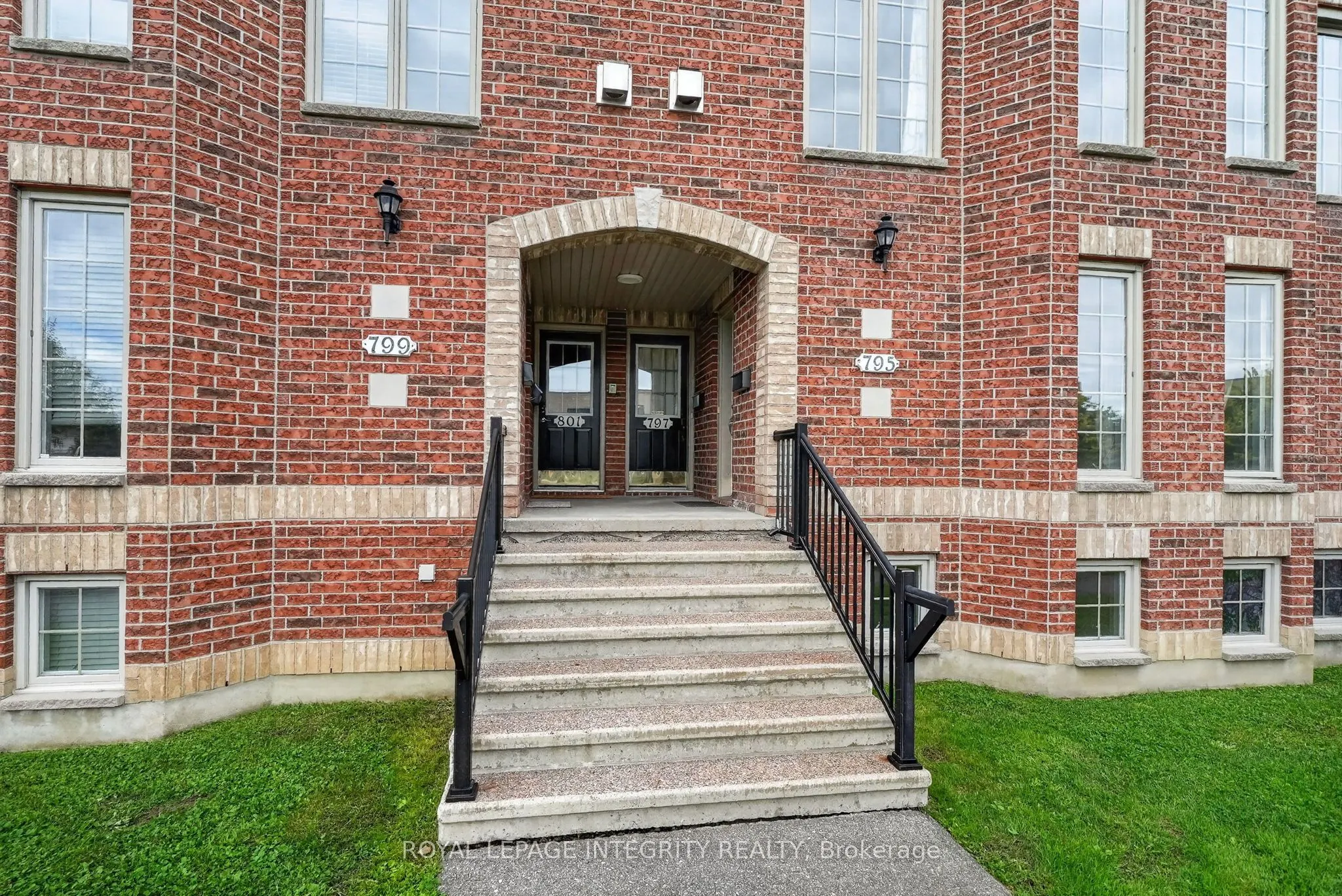 795 Longfields Drive #14