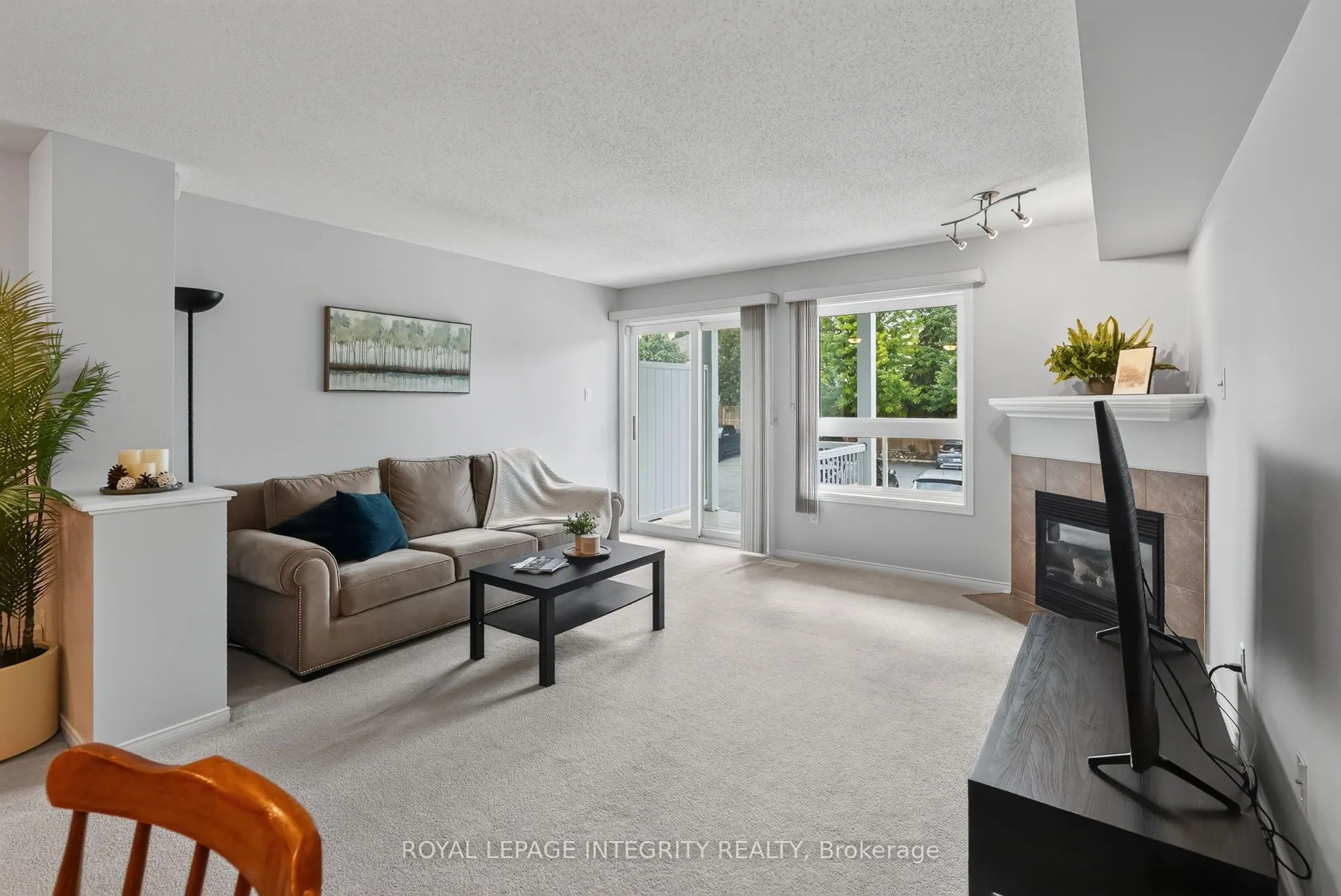 795 Longfields Drive #14