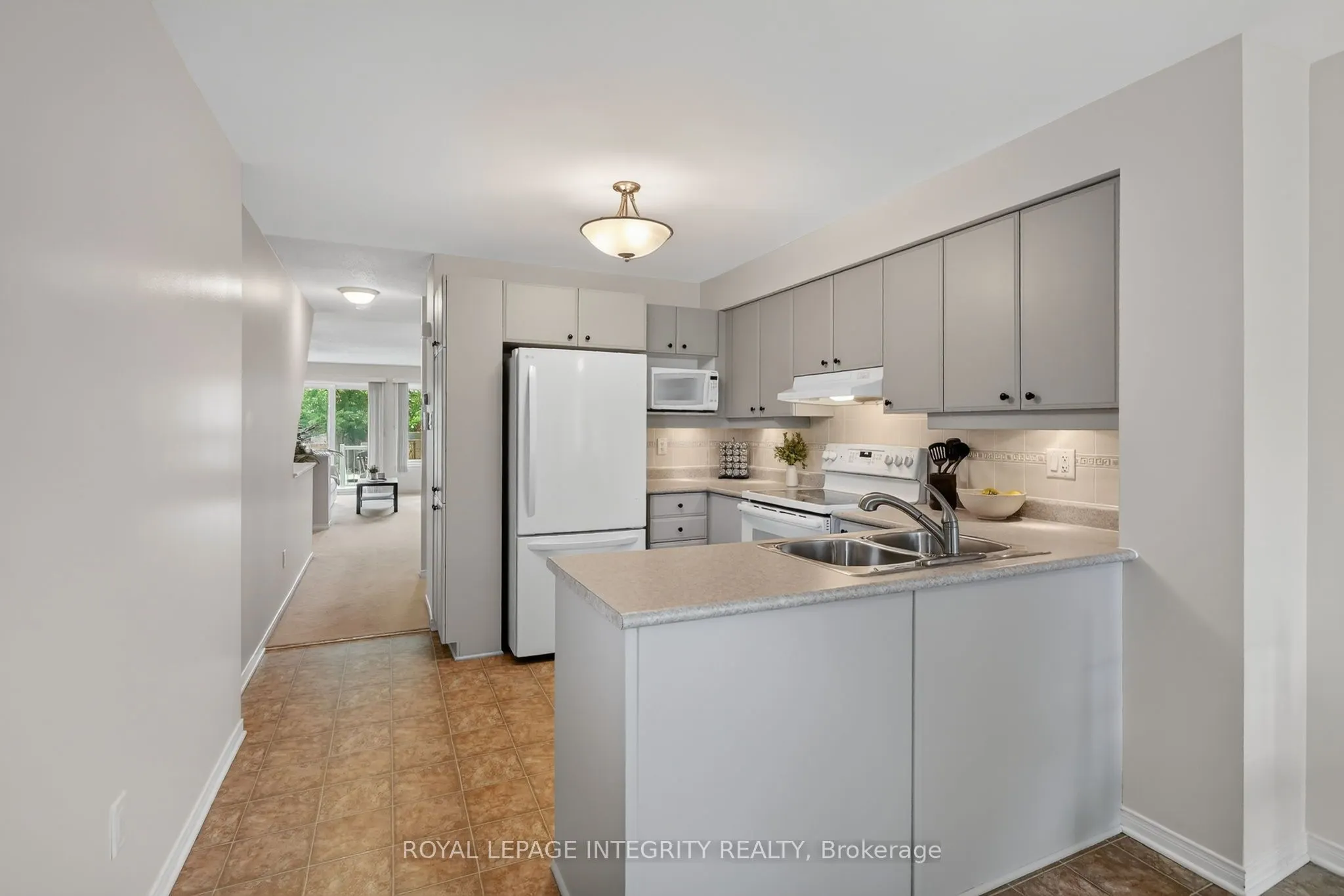 795 Longfields Drive #14