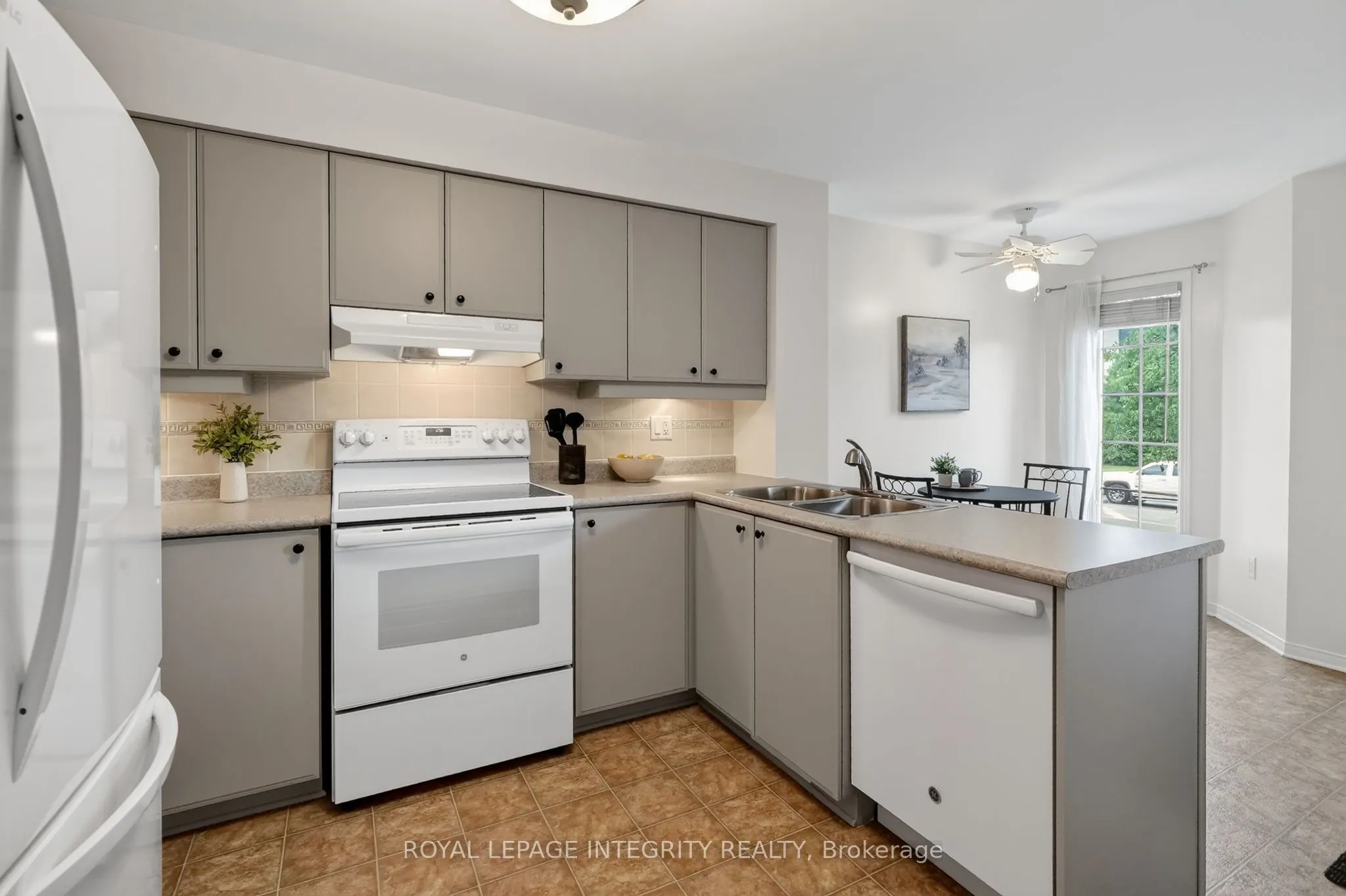 795 Longfields Drive #14