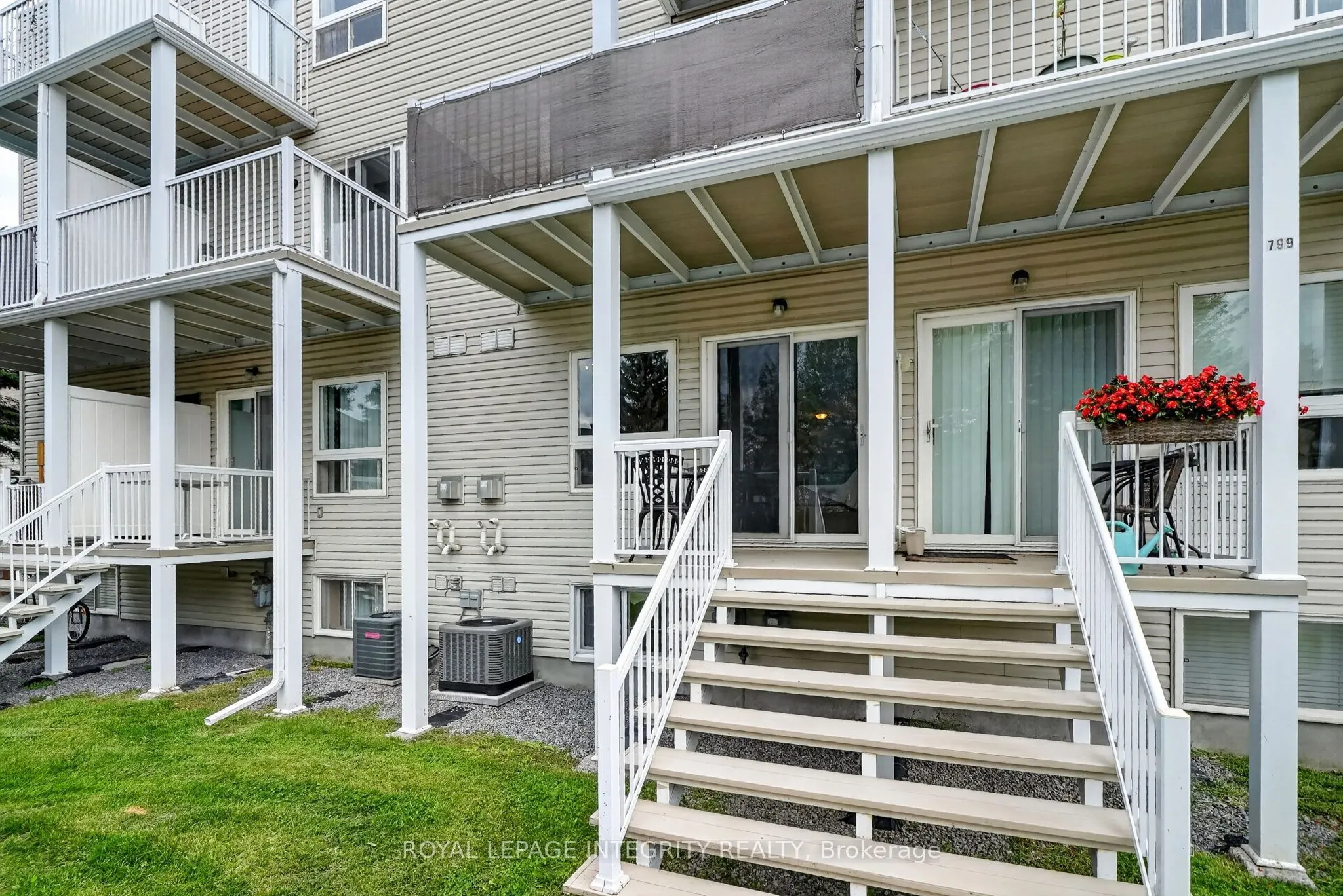 795 Longfields Drive #14
