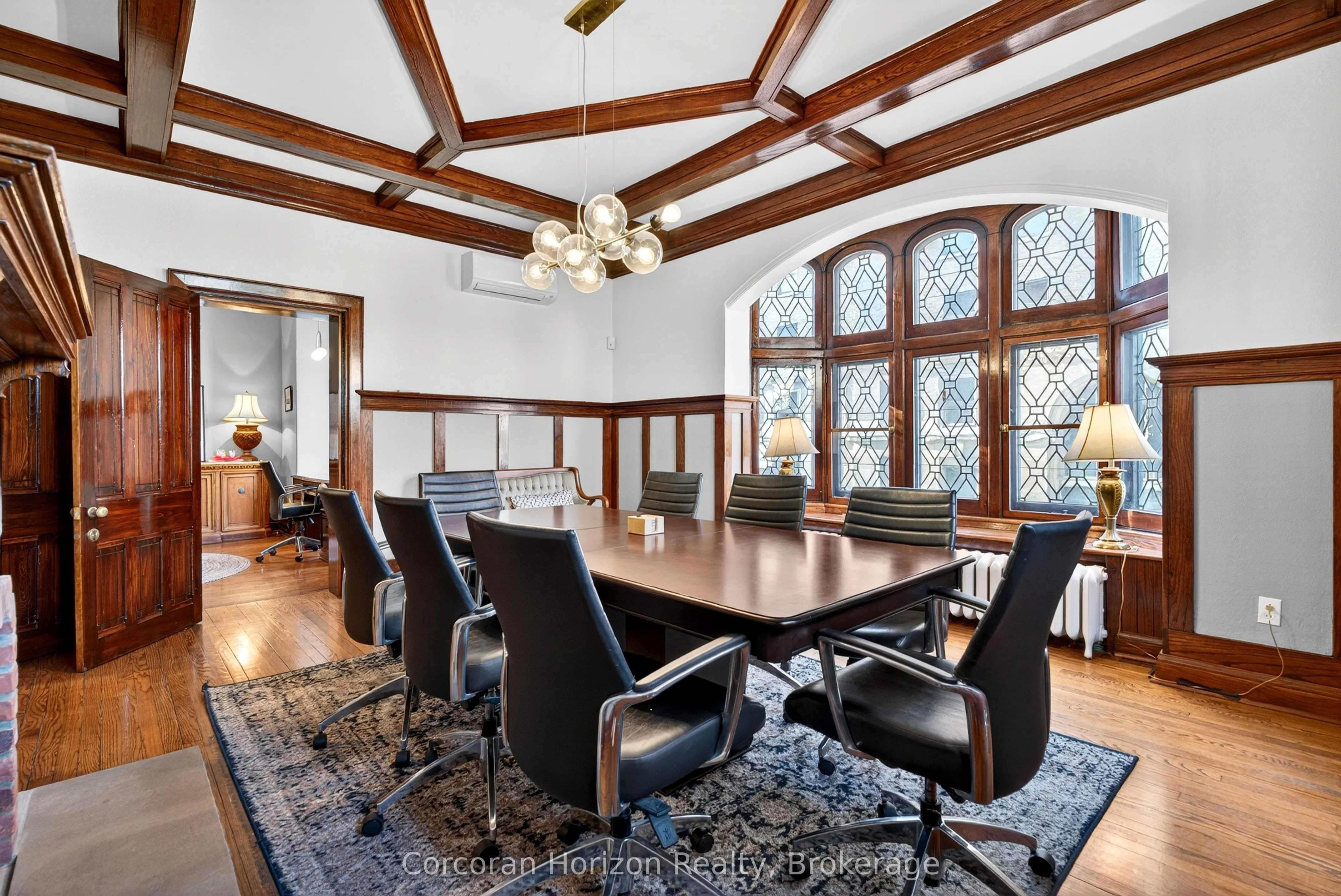 183 James Street S