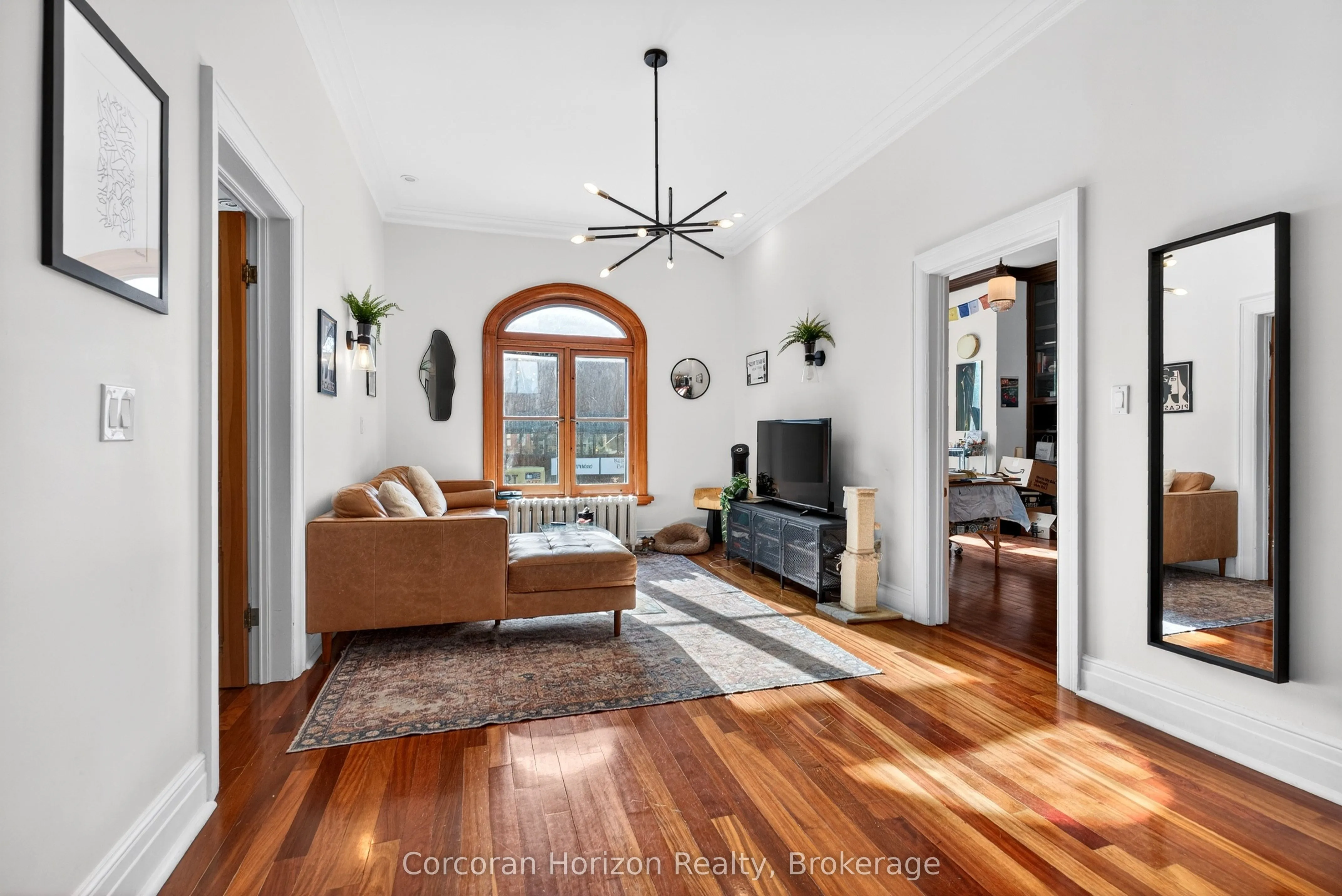 183 James Street S