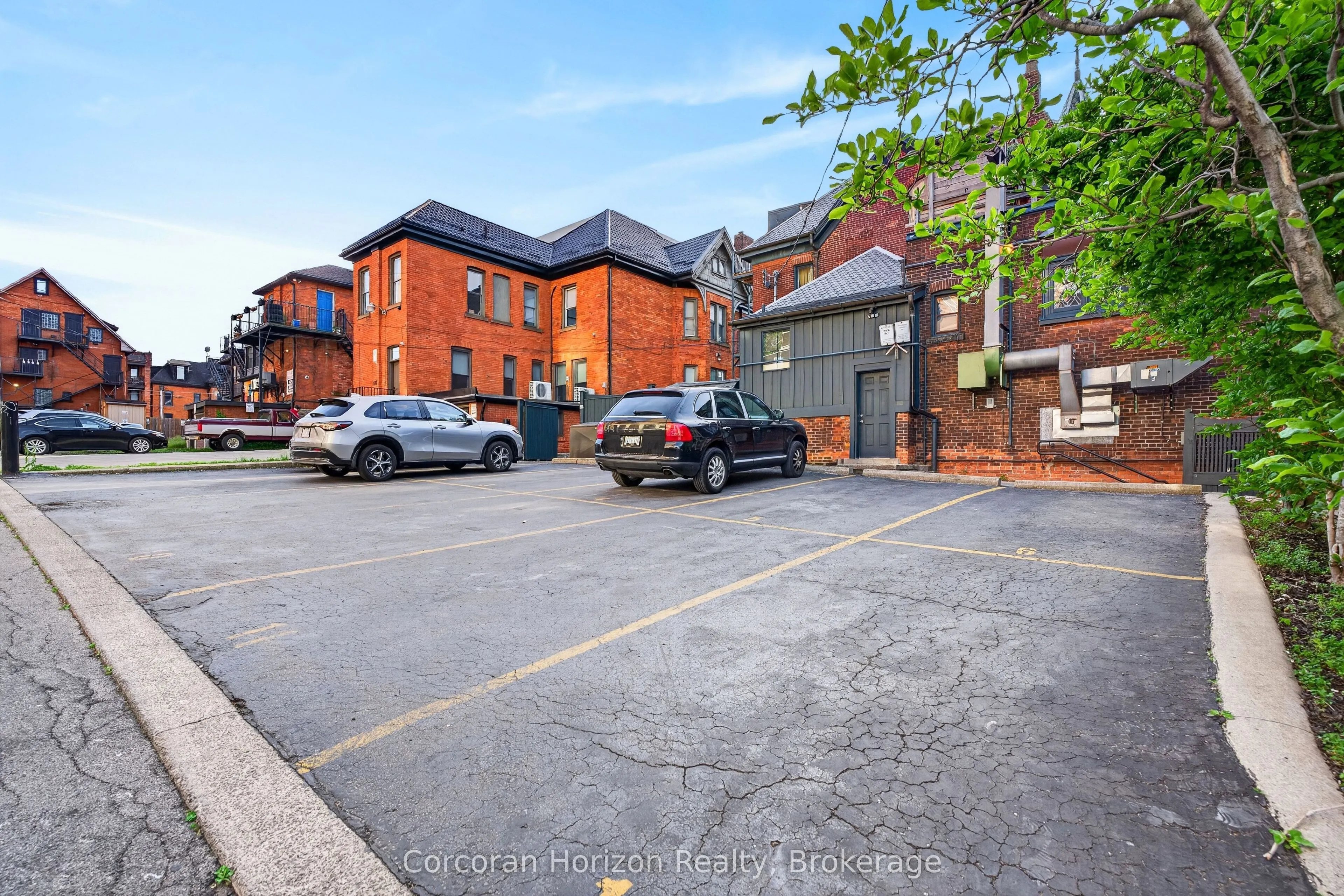 183 James Street S
