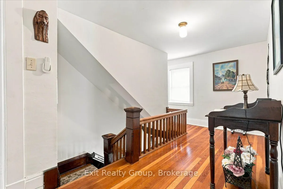 28 Lorne Avenue
