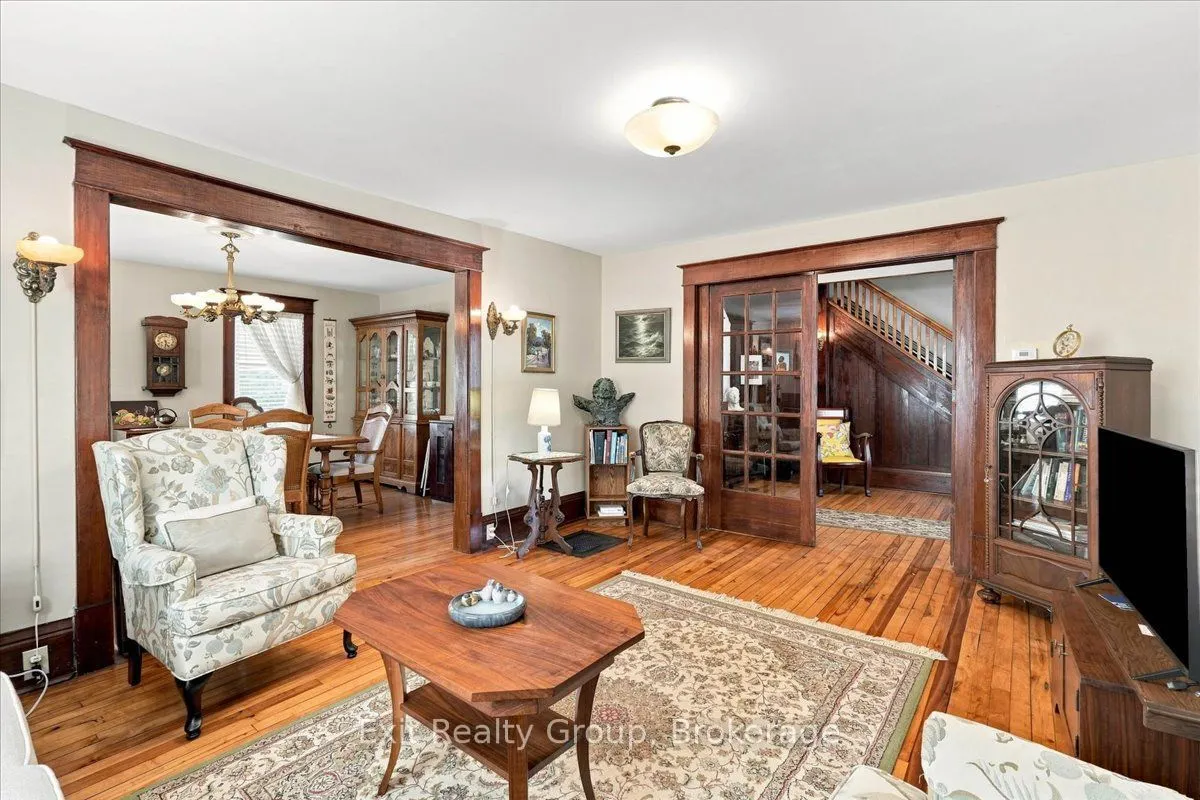 28 Lorne Avenue