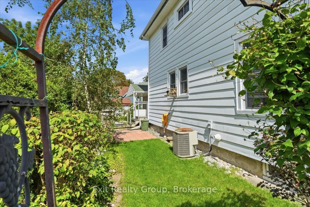 28 Lorne Avenue