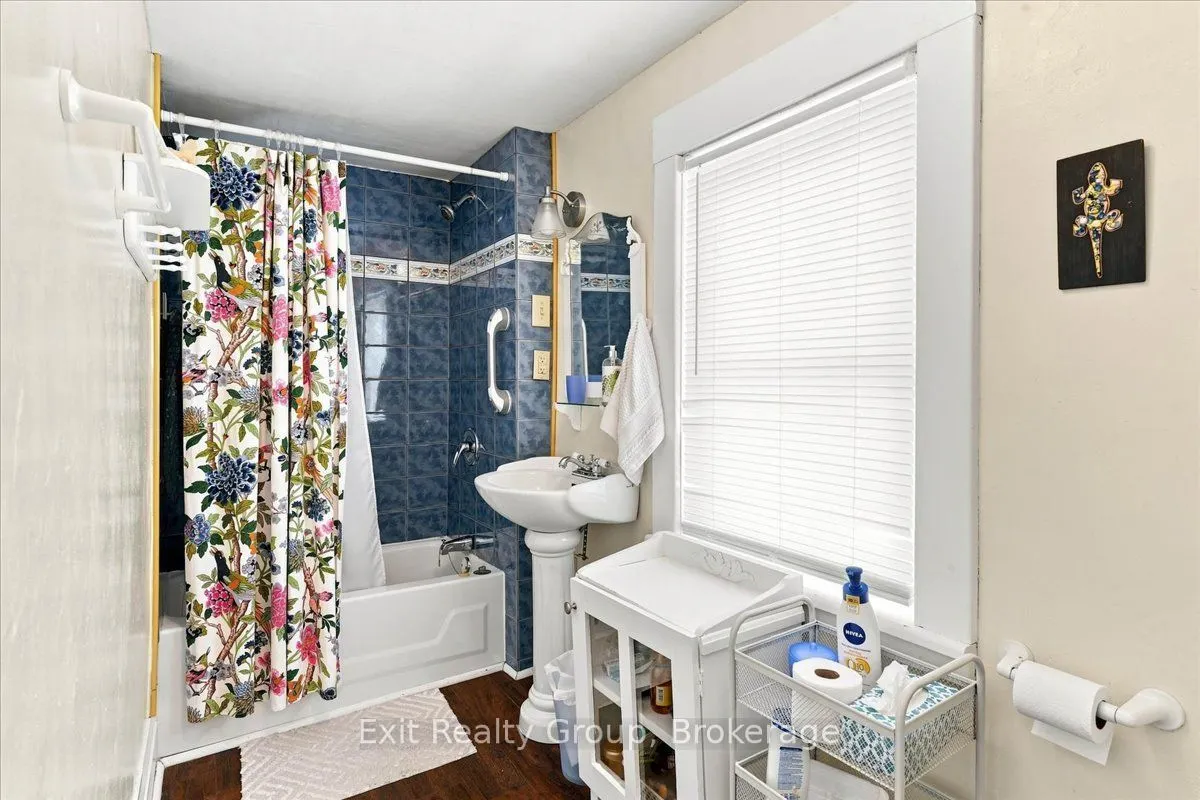 28 Lorne Avenue