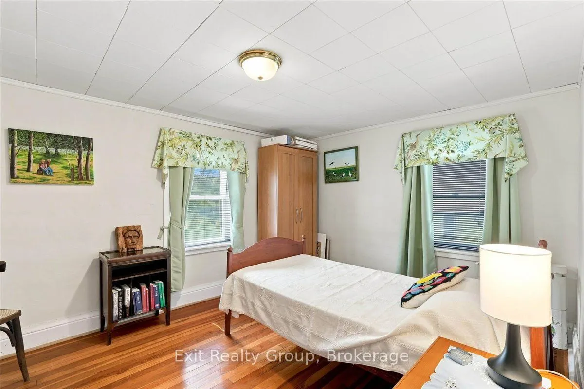 28 Lorne Avenue