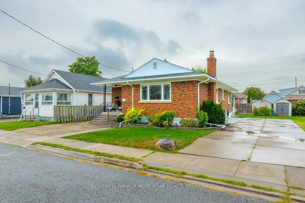 51 Martin Street N