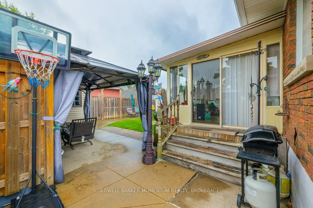 51 Martin Street N