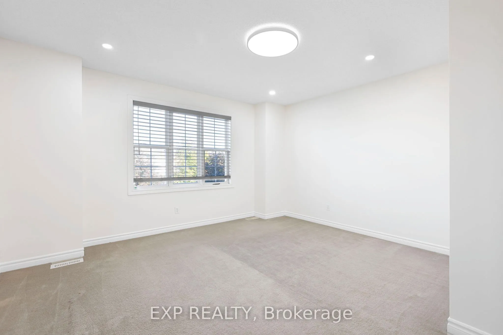 35 Thames Way