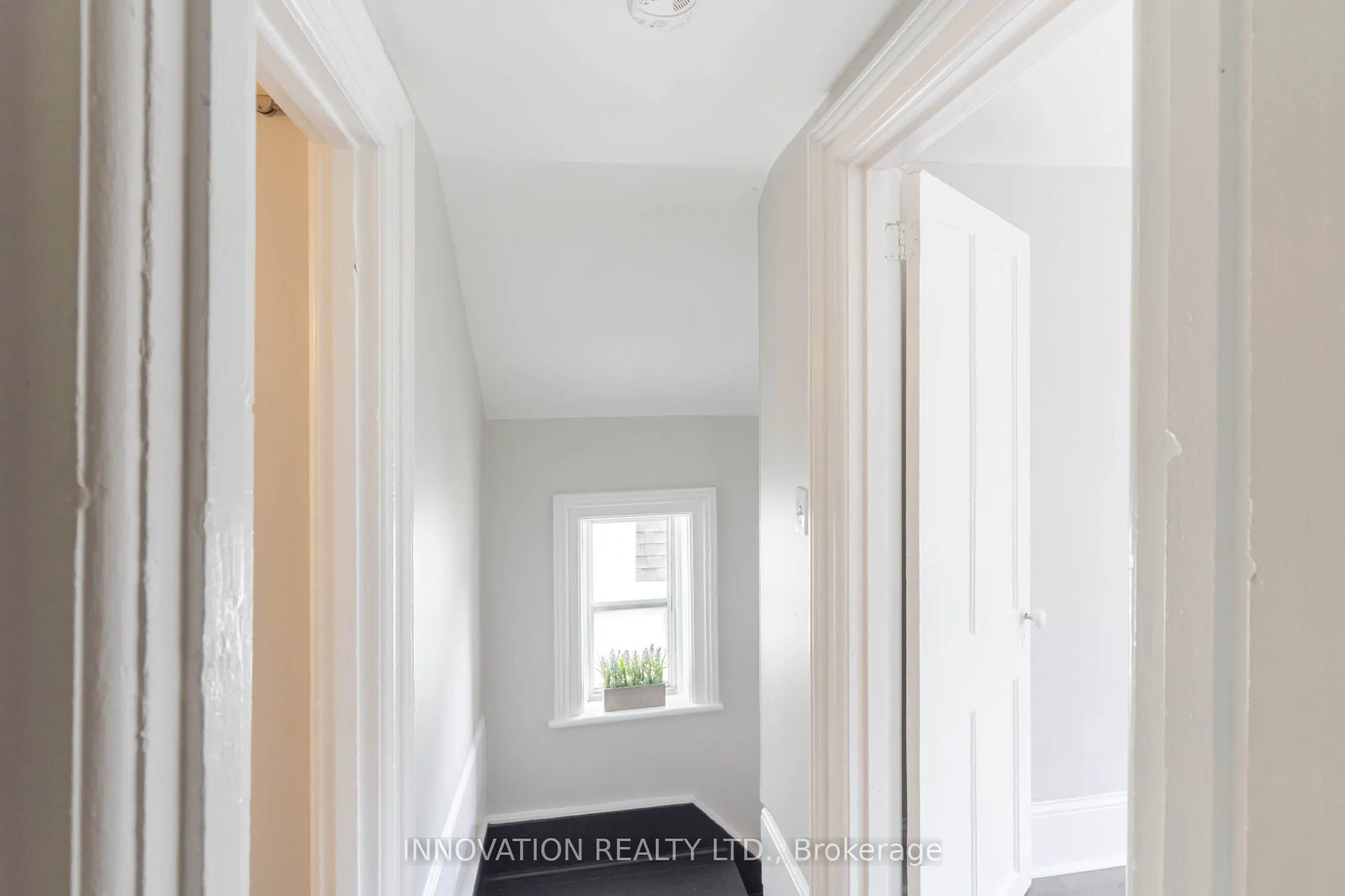 106 James Street E