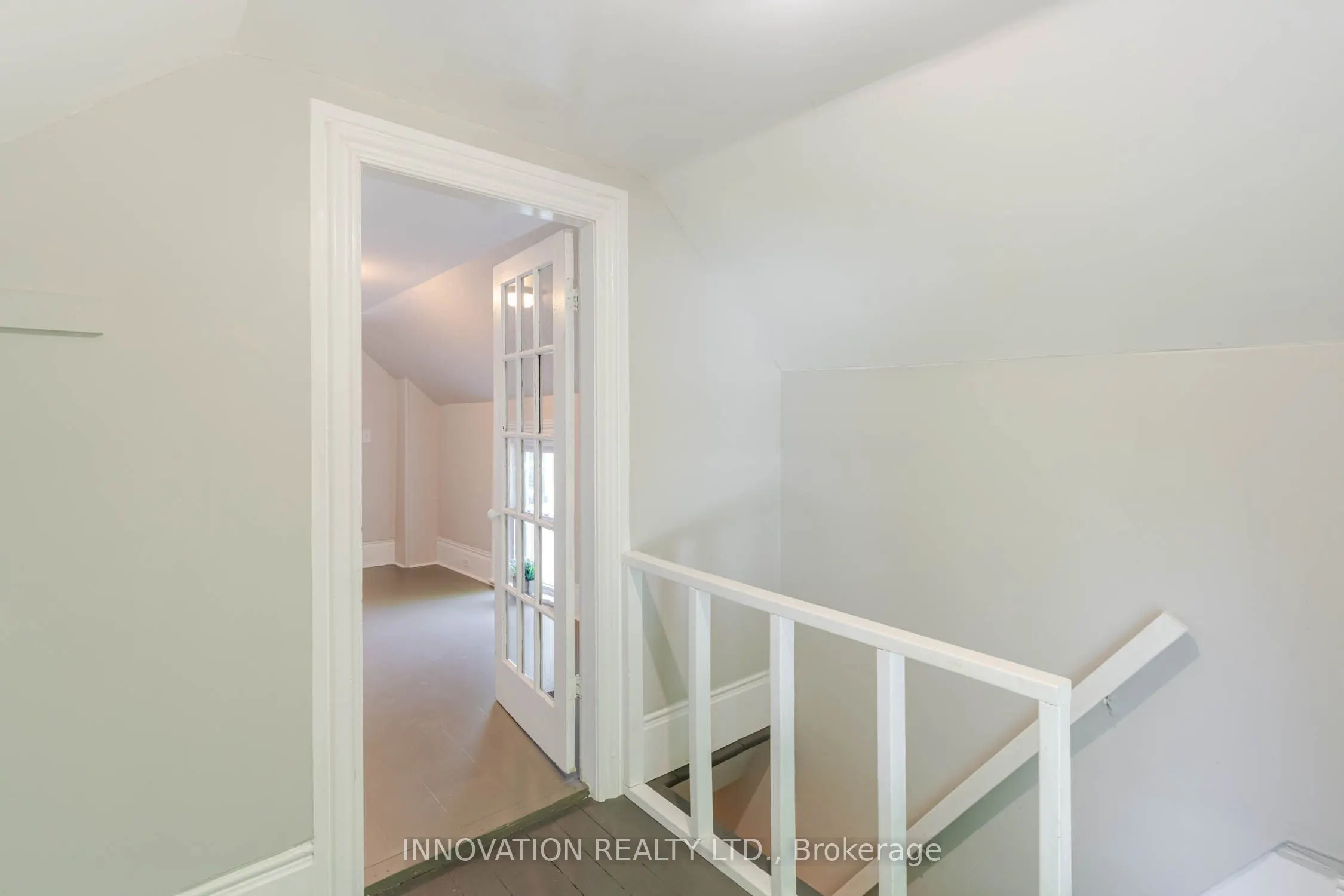 106 James Street E