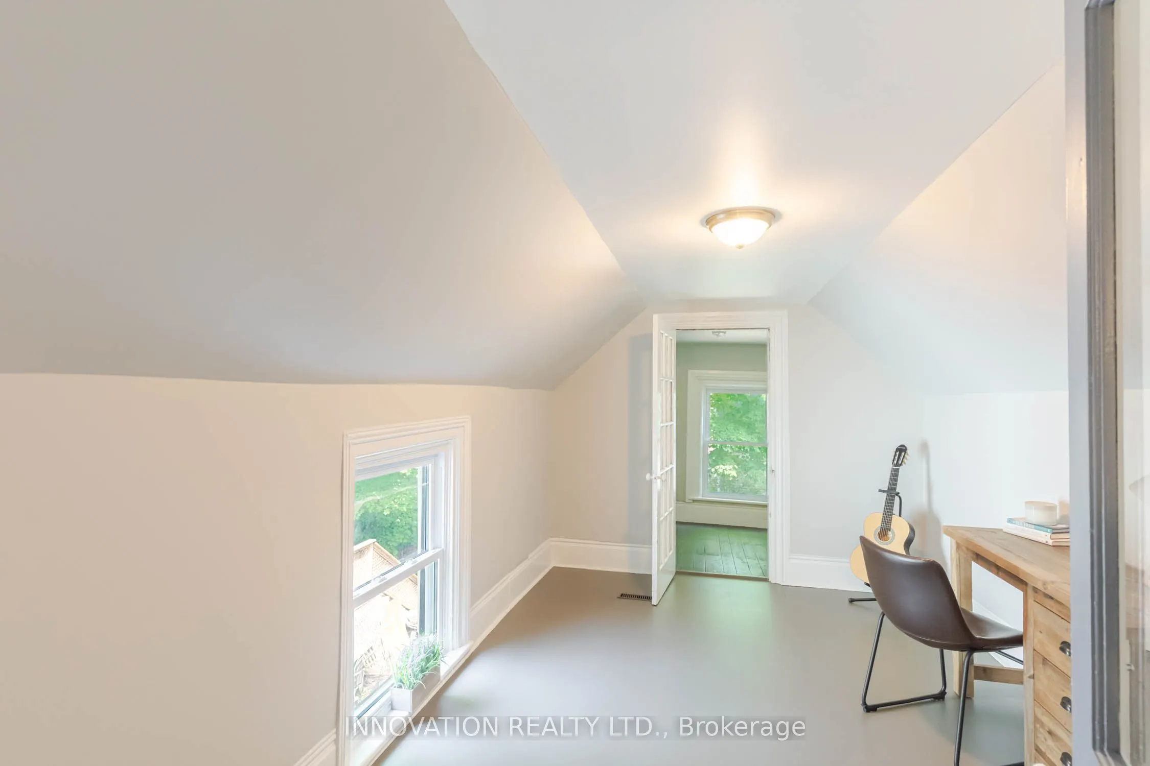 106 James Street E