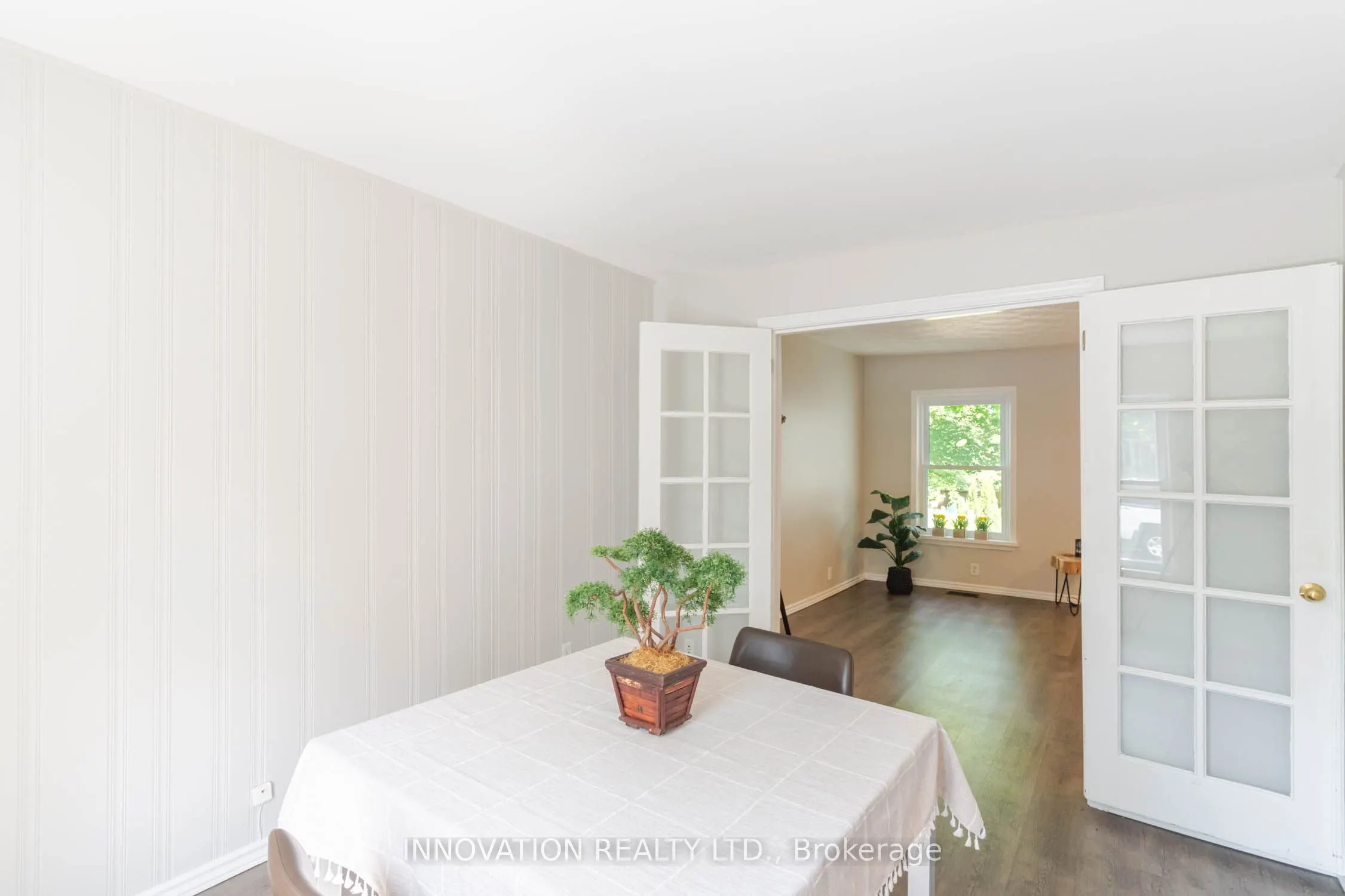 106 James Street E