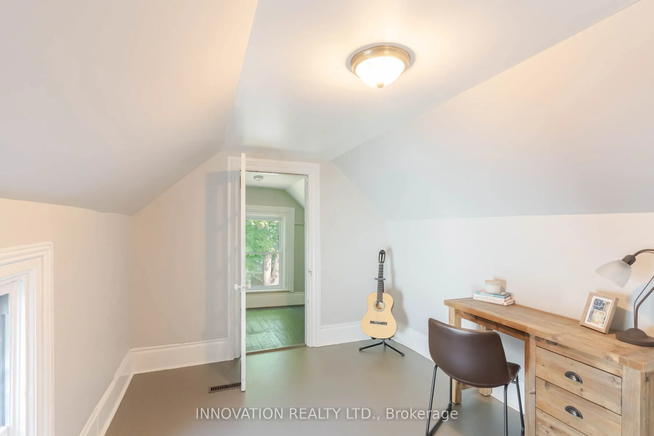 106 James Street E