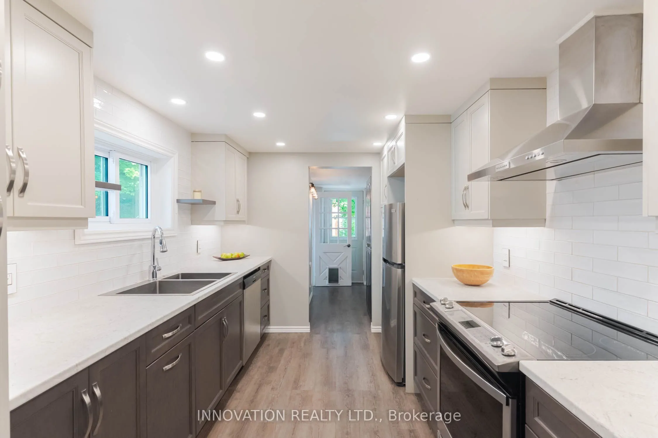 106 James Street E