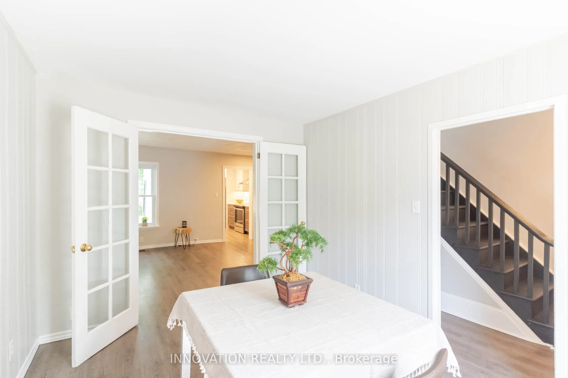 106 James Street E