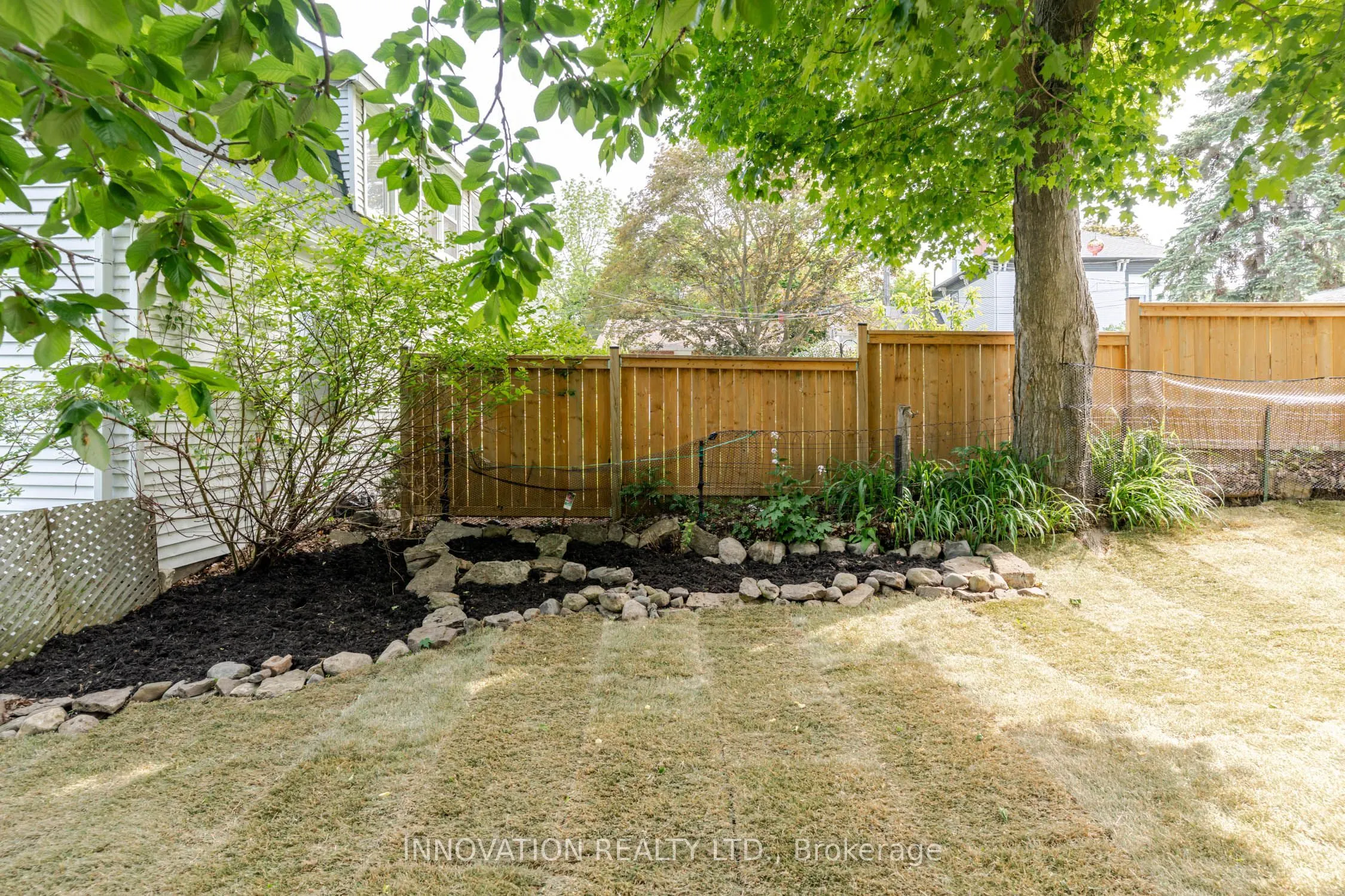 106 James Street E