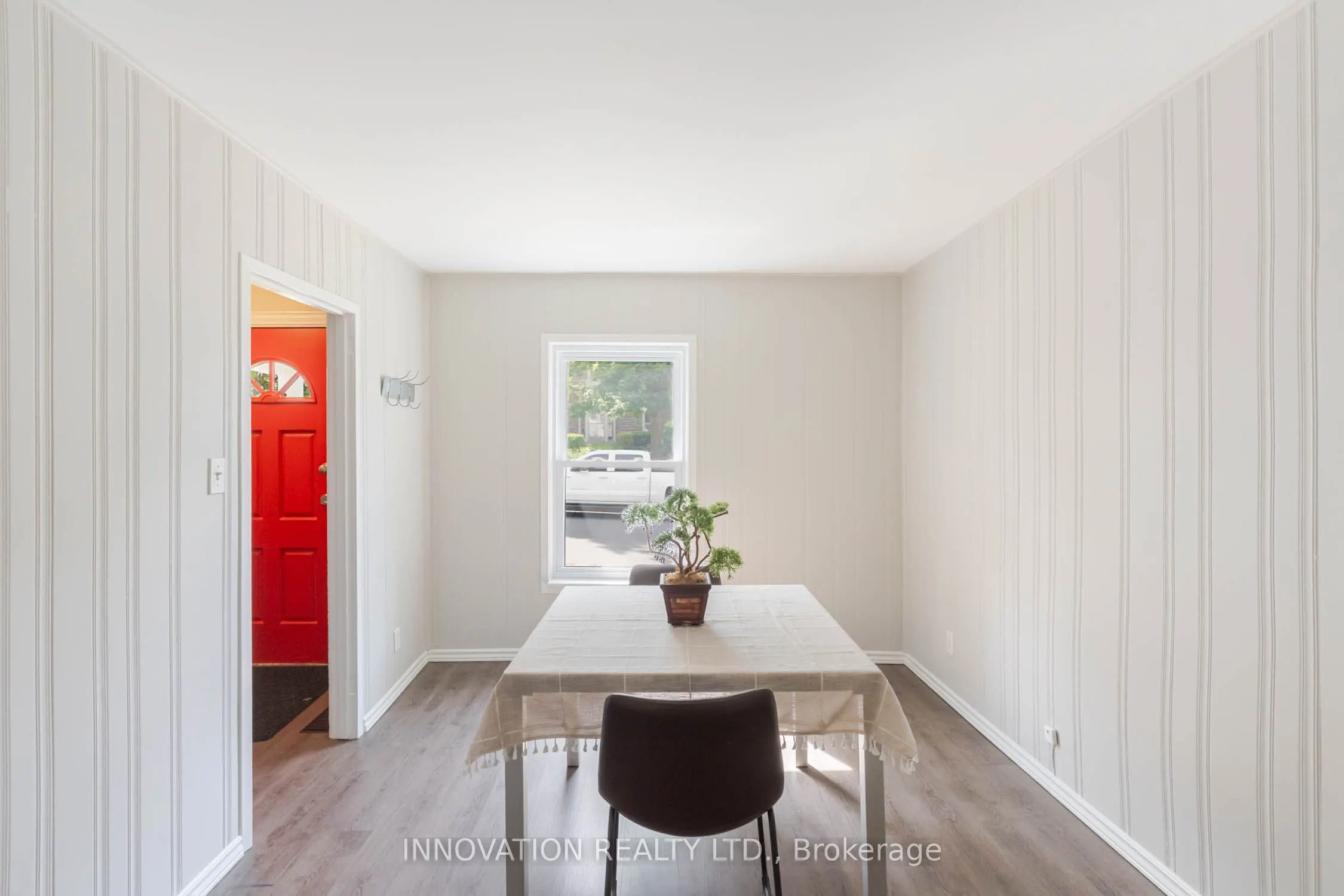 106 James Street E