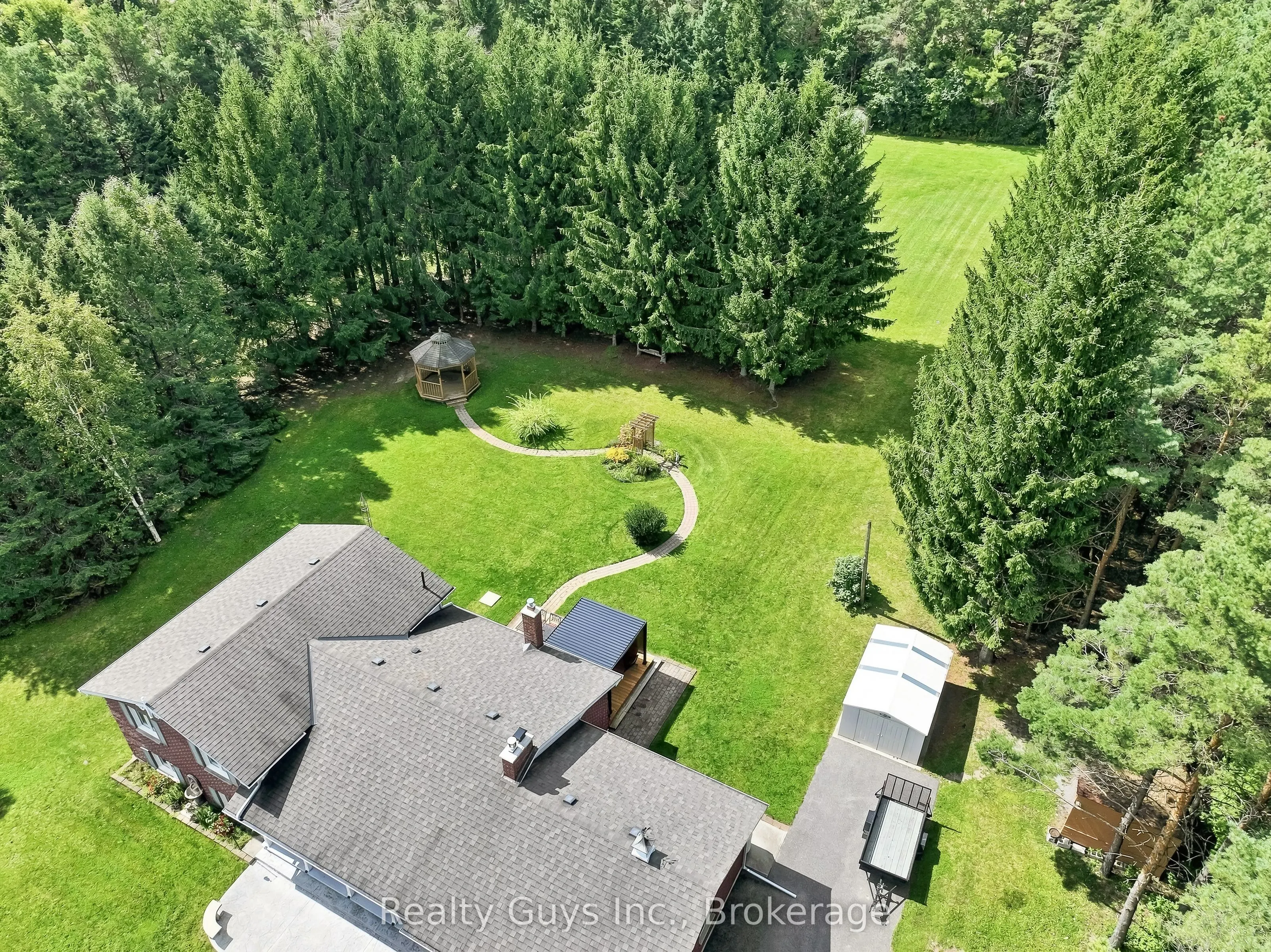 498 Ava Crescent