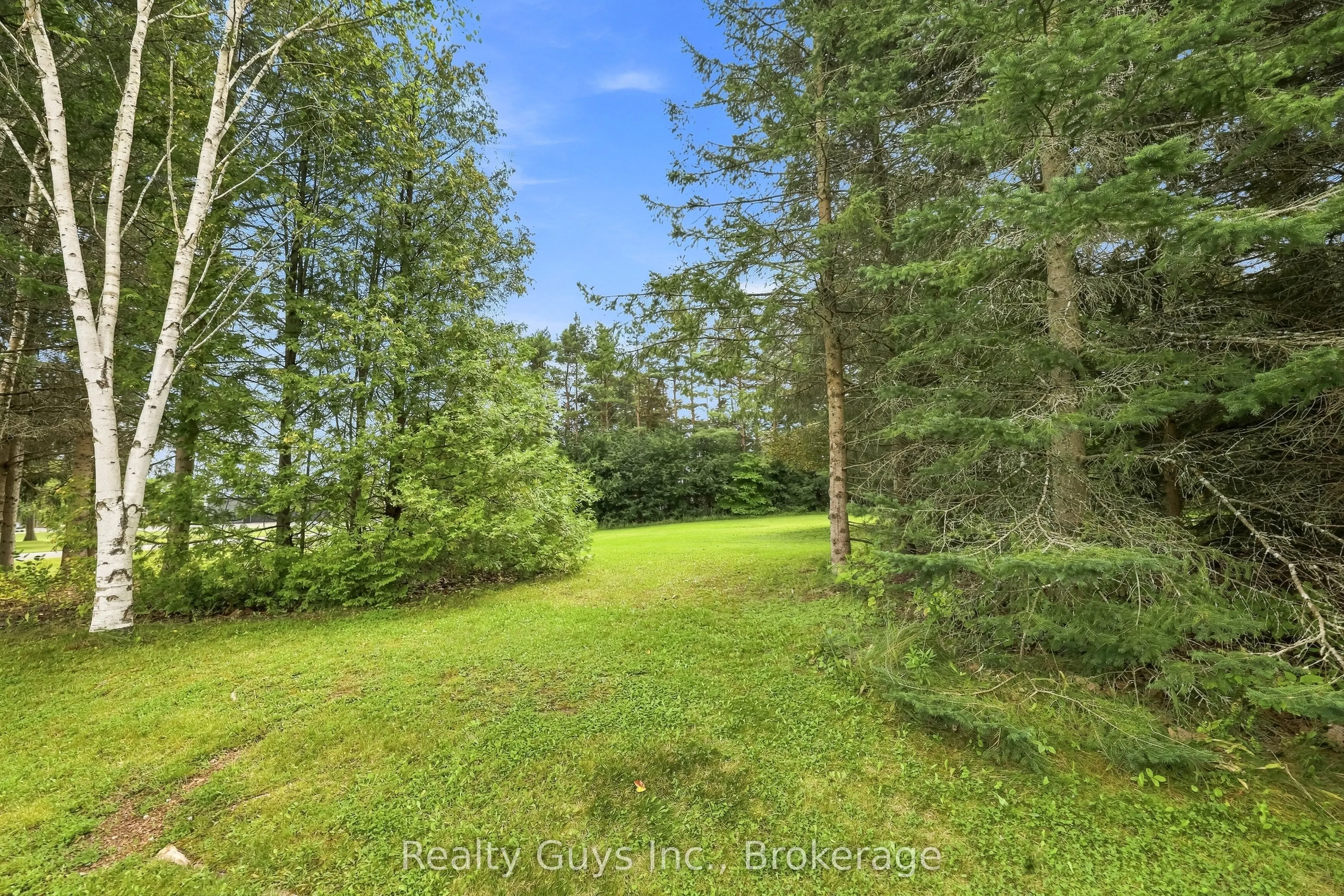 498 Ava Crescent