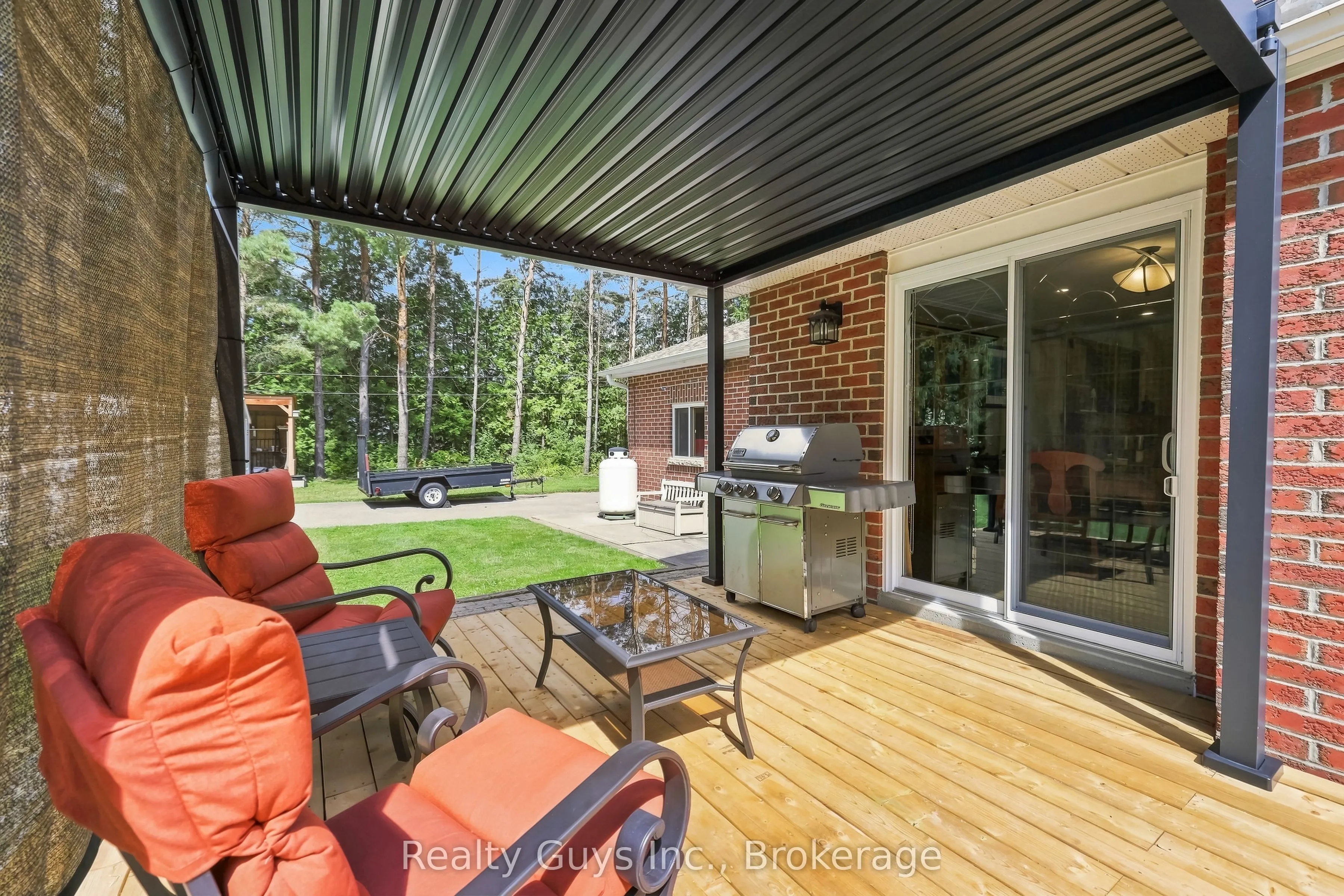 498 Ava Crescent