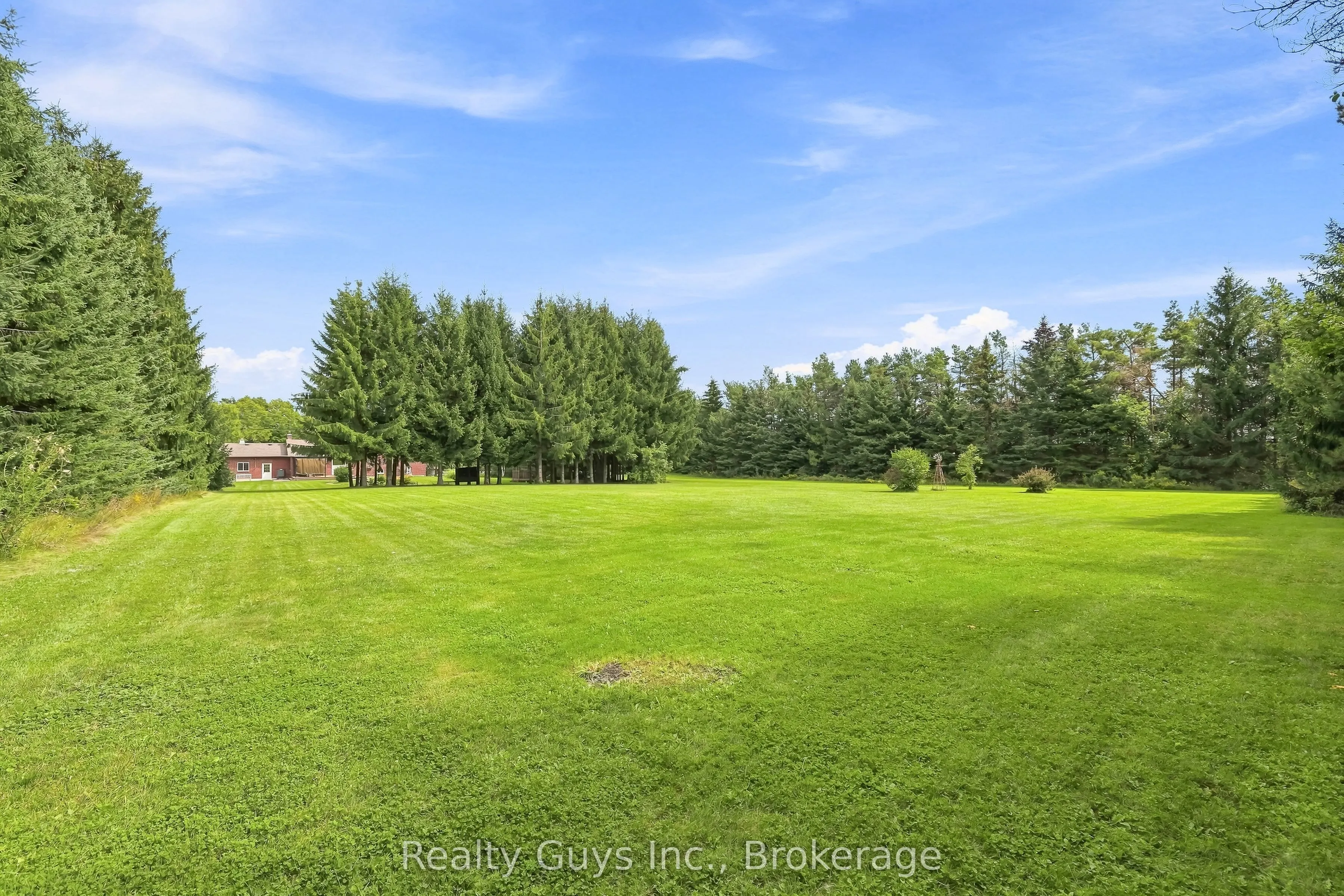 498 Ava Crescent