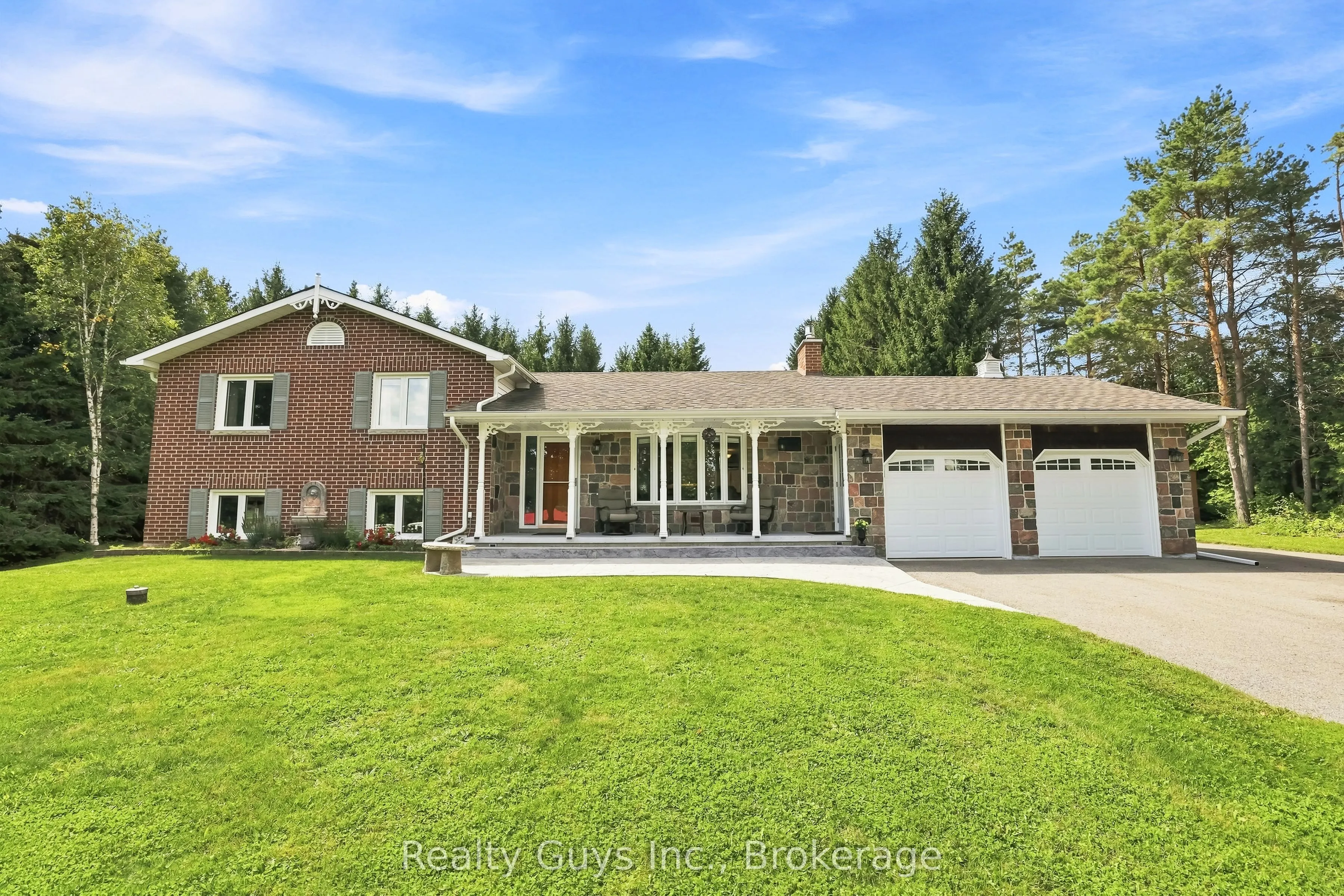 498 Ava Crescent