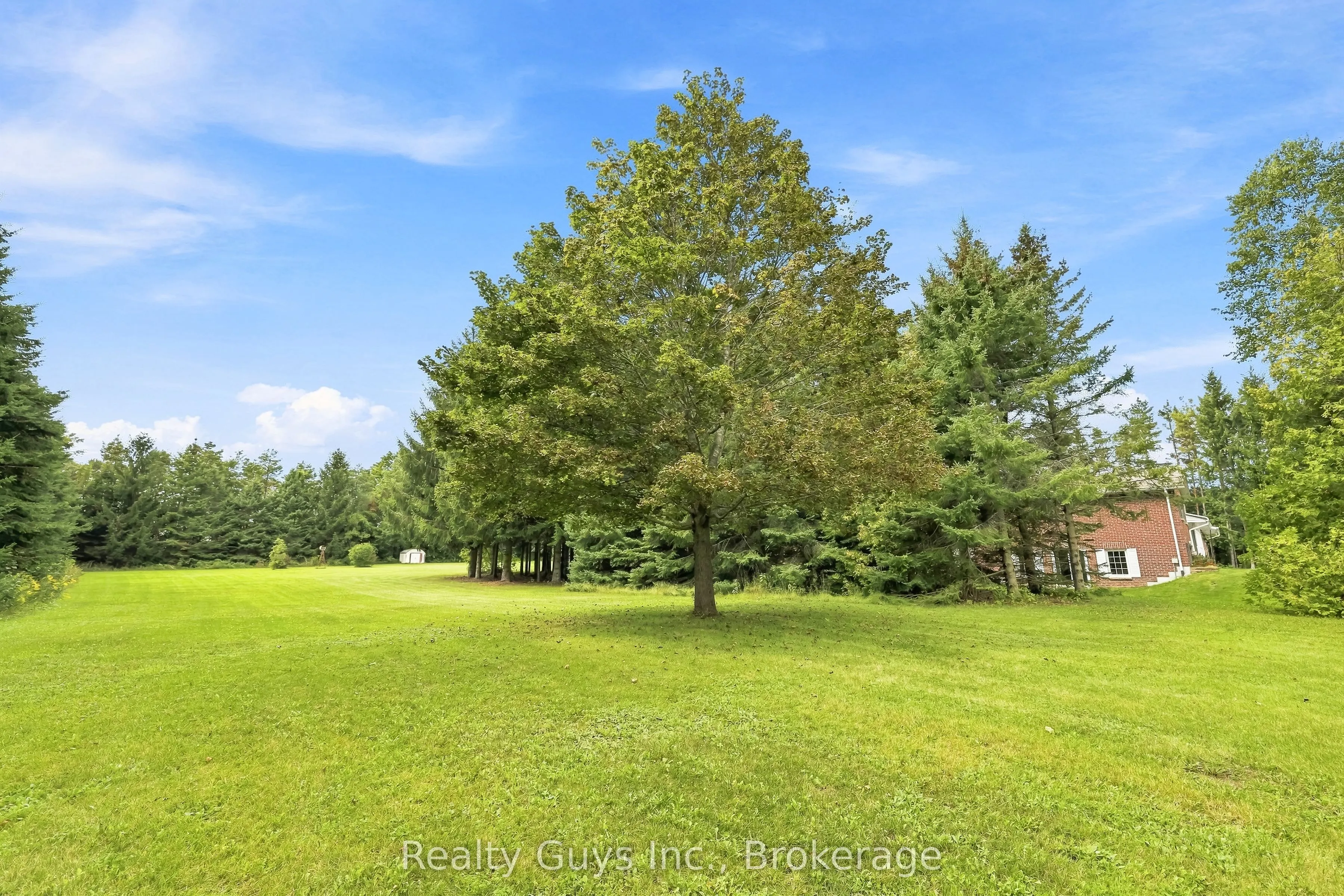 498 Ava Crescent