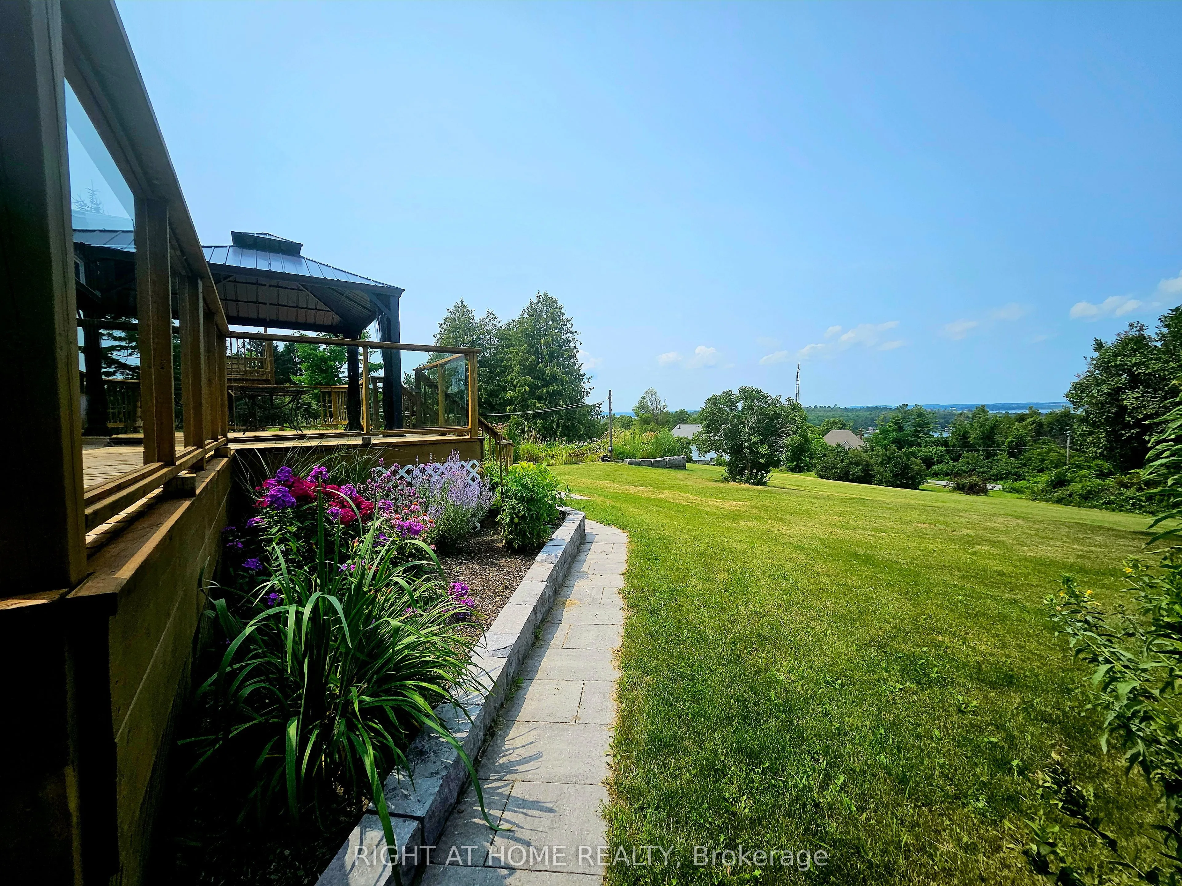 152 Grandview Drive