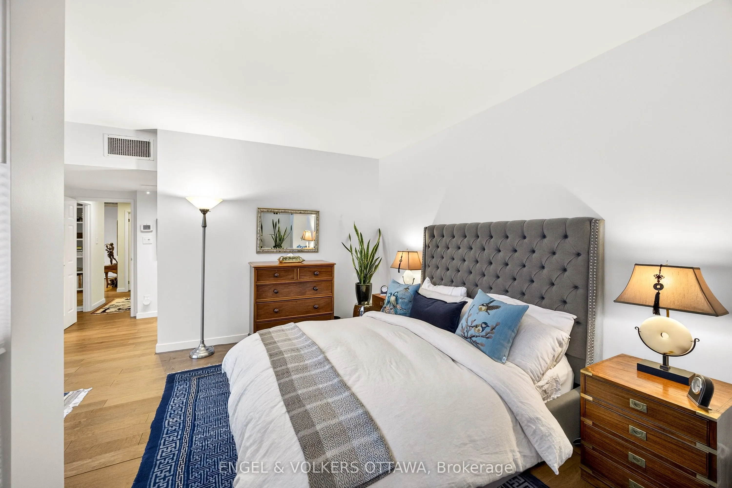 160 George Street #2404