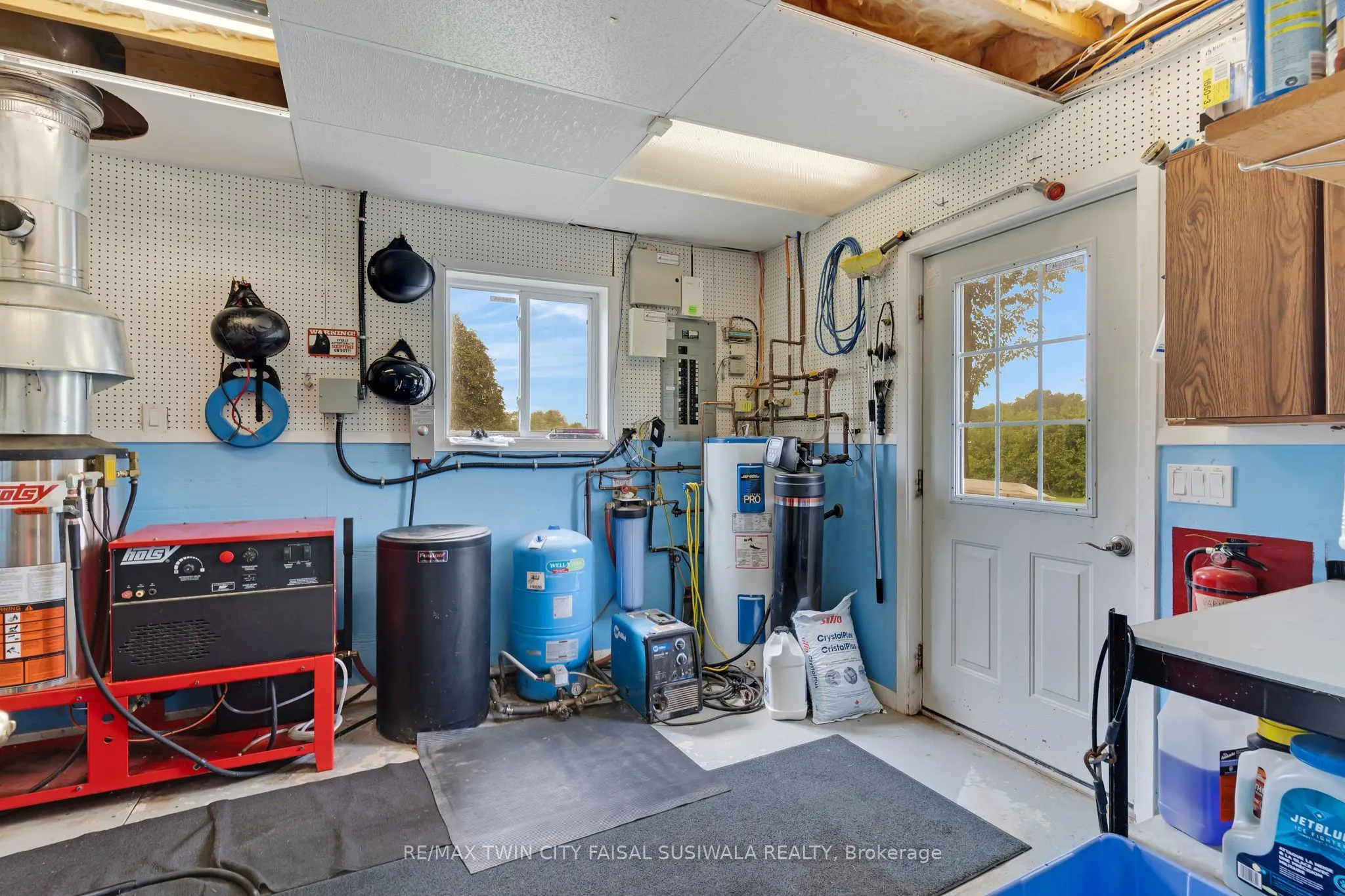 2172 Centre Road