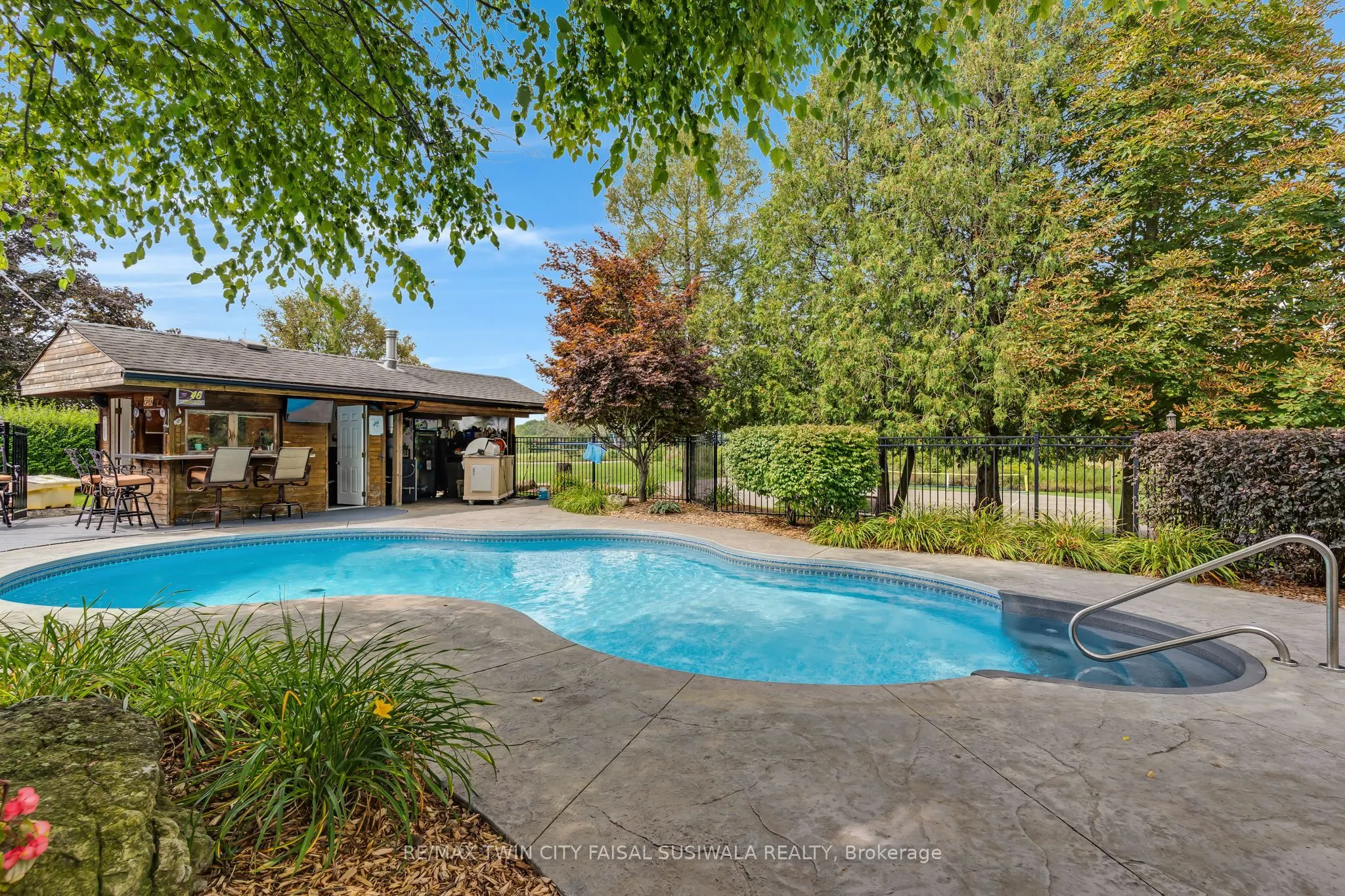 2172 Centre Road