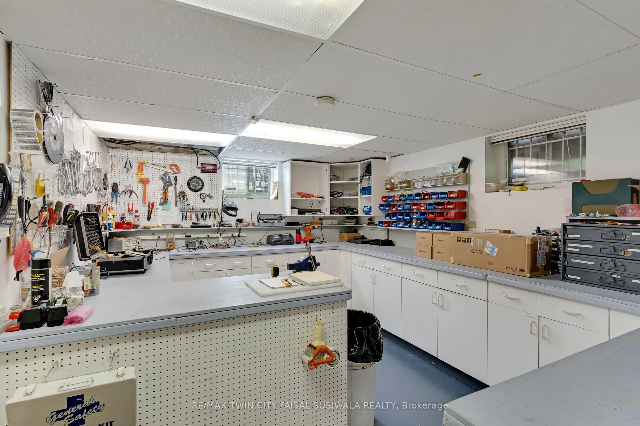 2172 Centre Road