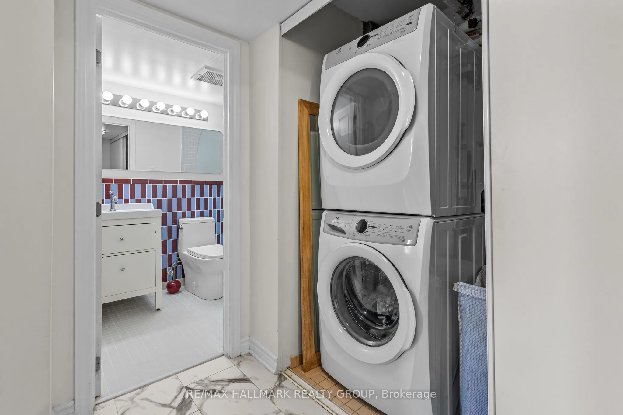 18 Nepean Street #701