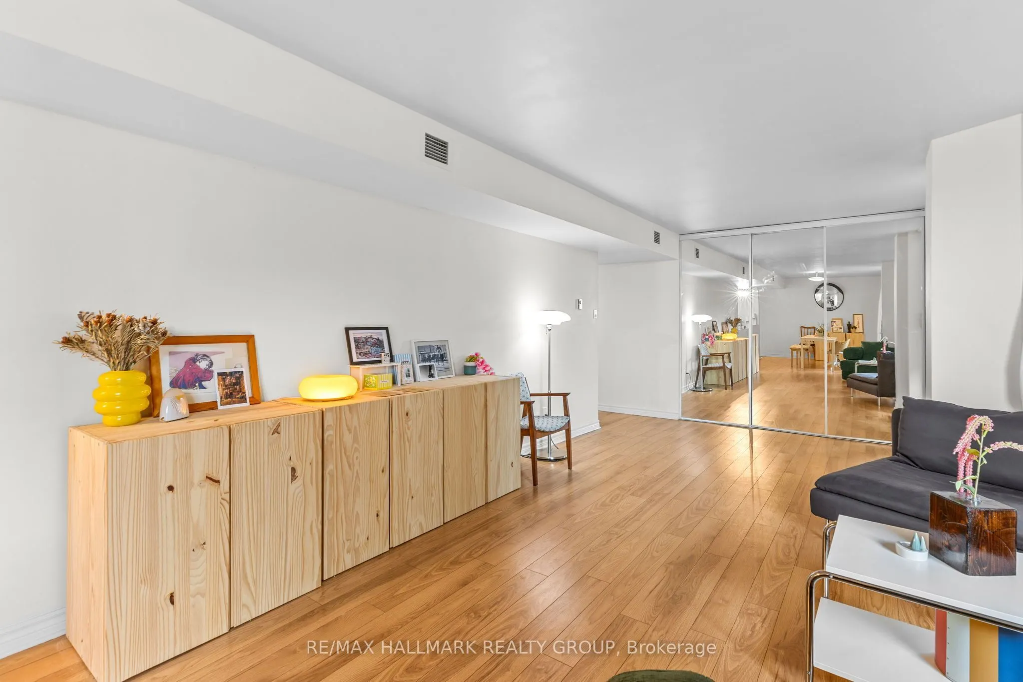 18 Nepean Street #701
