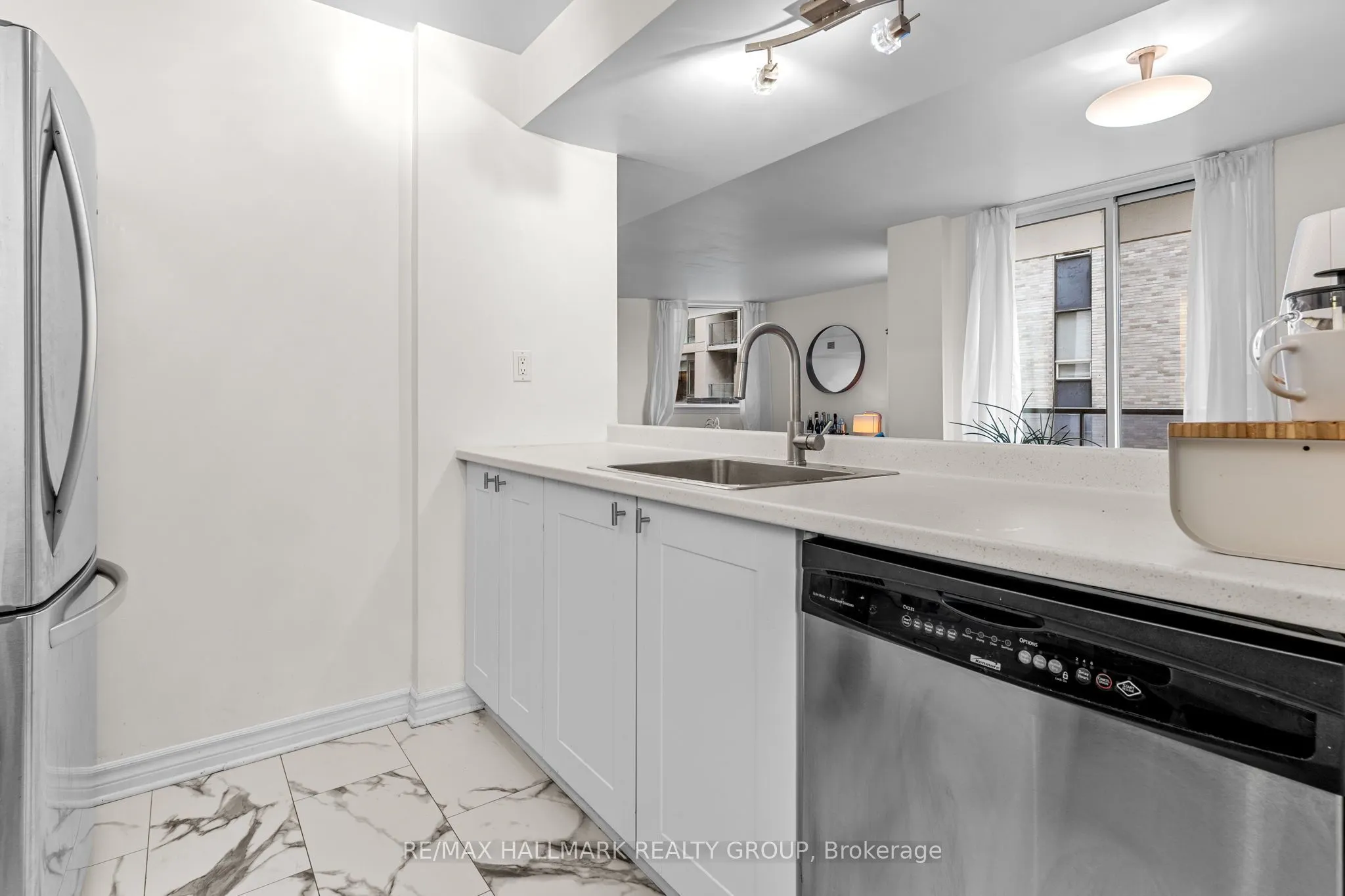 18 Nepean Street #701